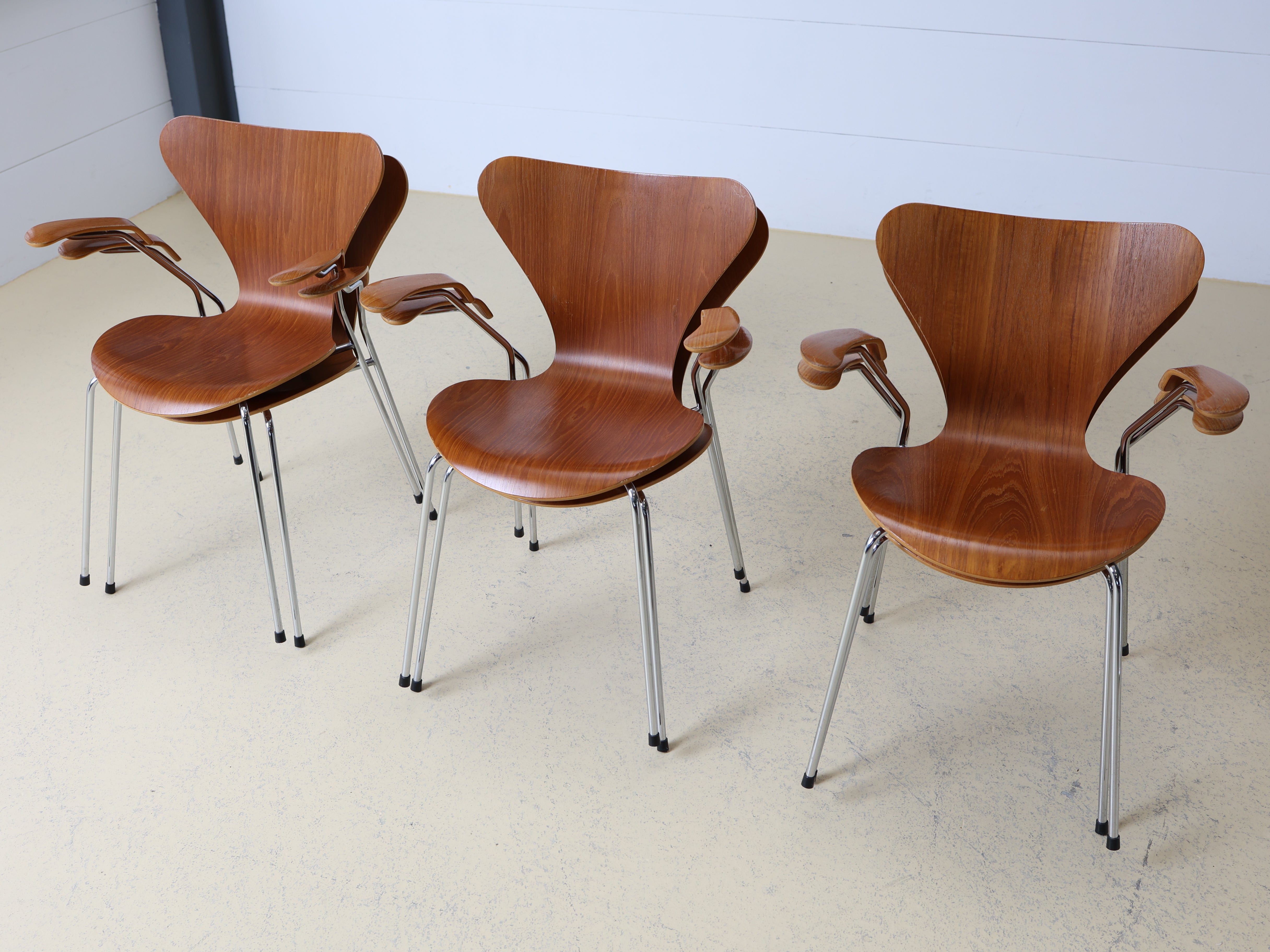 Arne Jacobsen Stühle von Fritz Hansen Braun 12