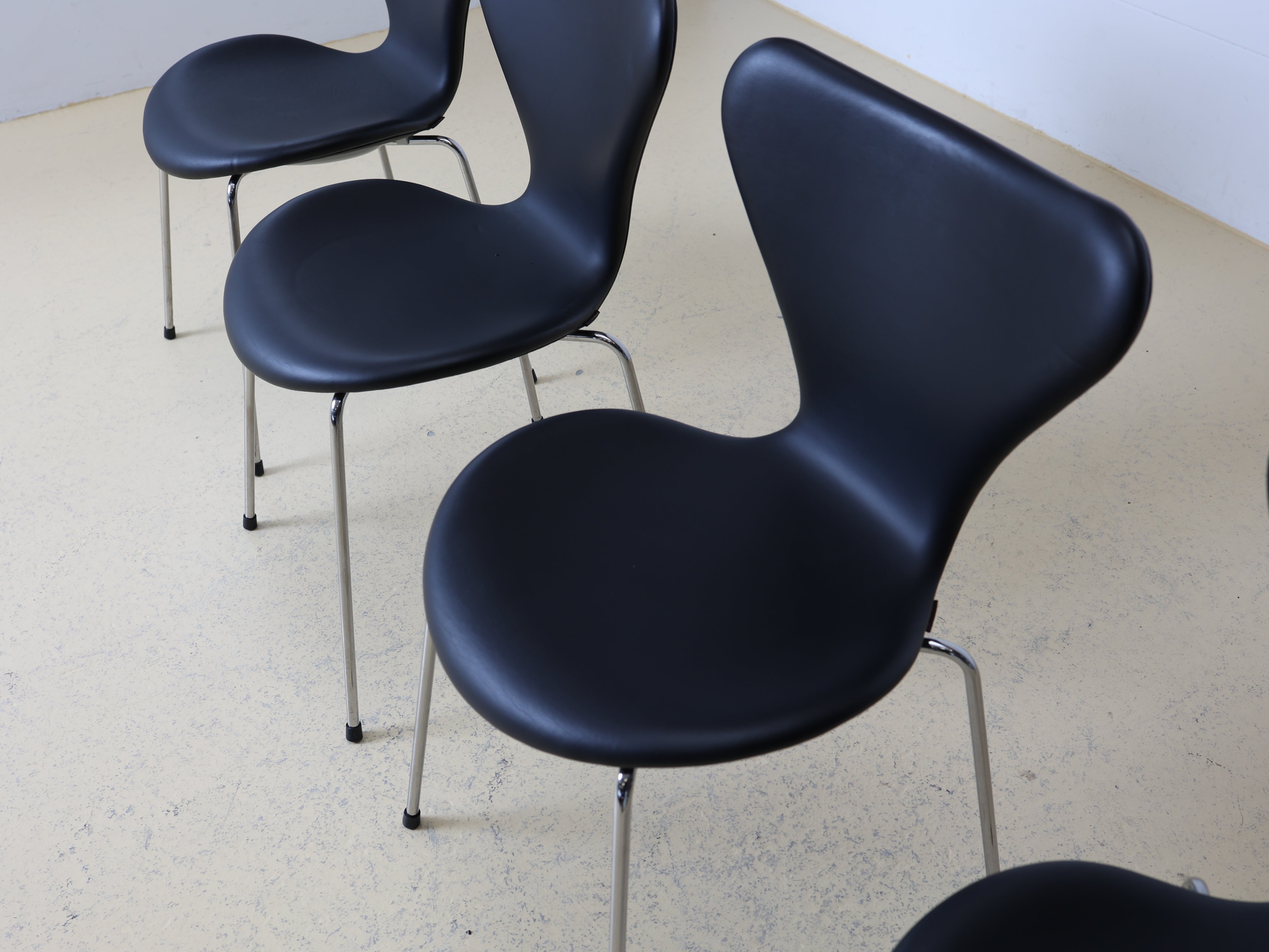 Arne Jacobsen Stühle Serie 7, Fritz Hansen