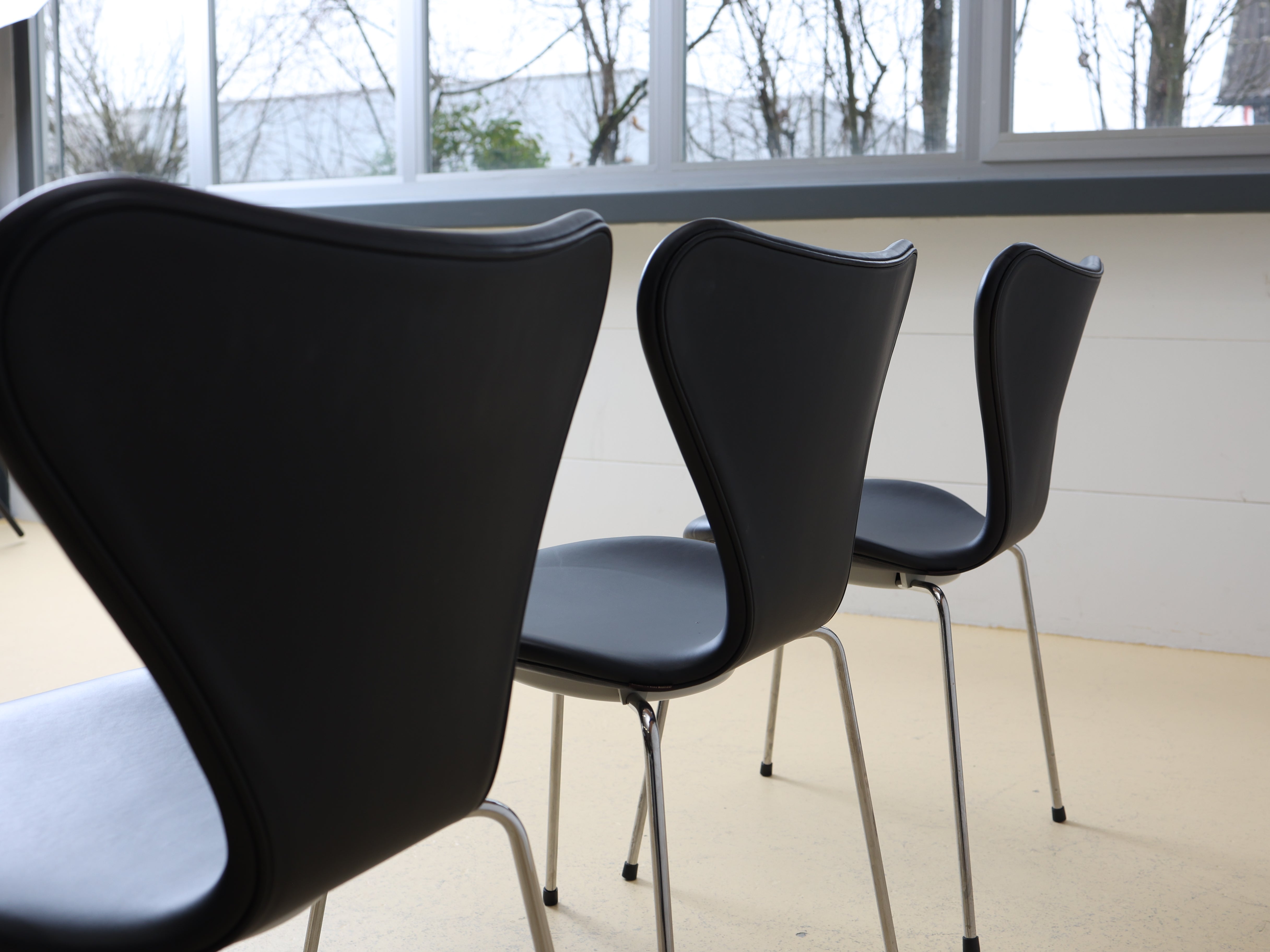 Arne Jacobsen Stühle Serie 7, Fritz Hansen