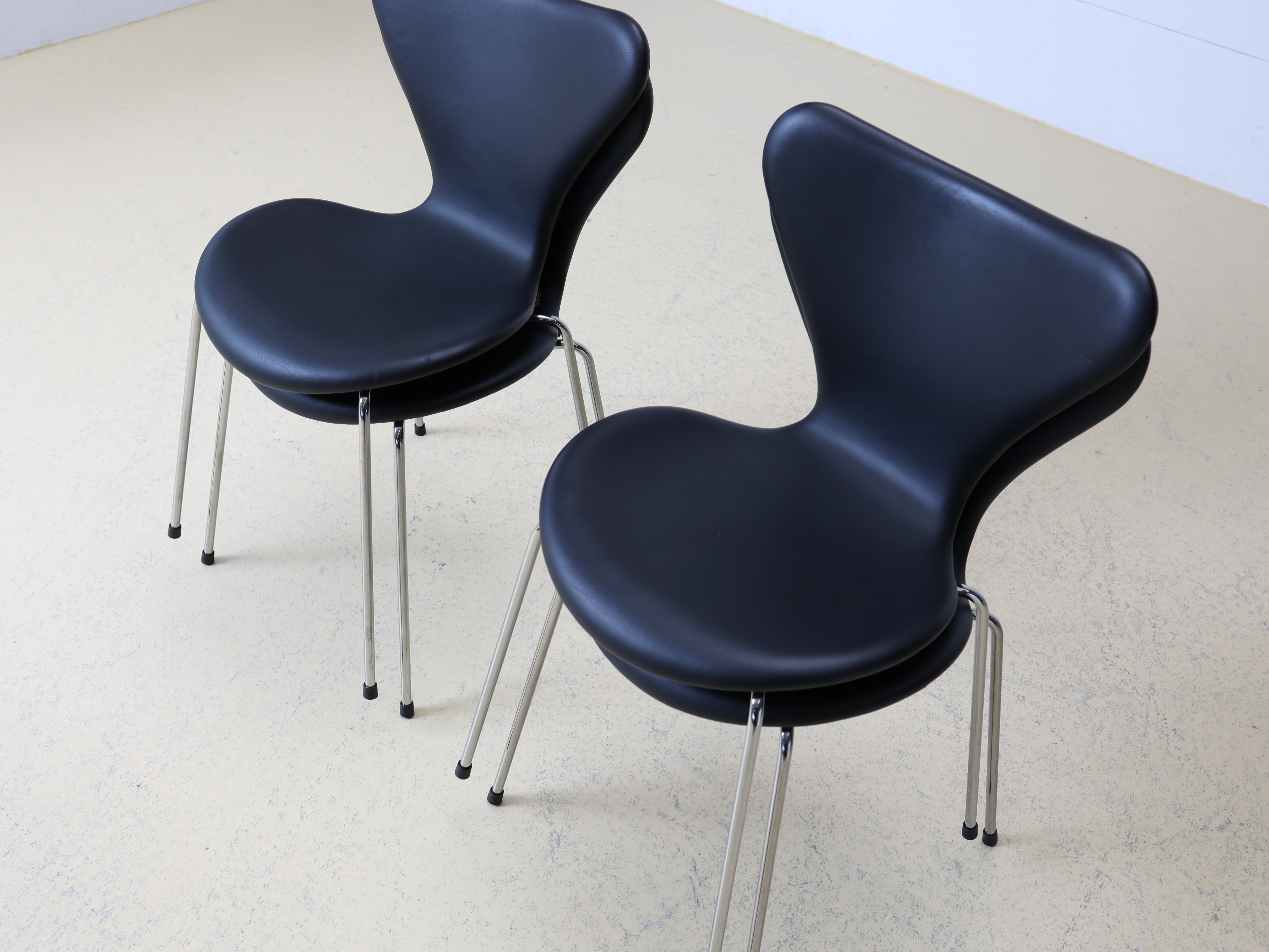 Arne Jacobsen Stühle Serie 7, Fritz Hansen