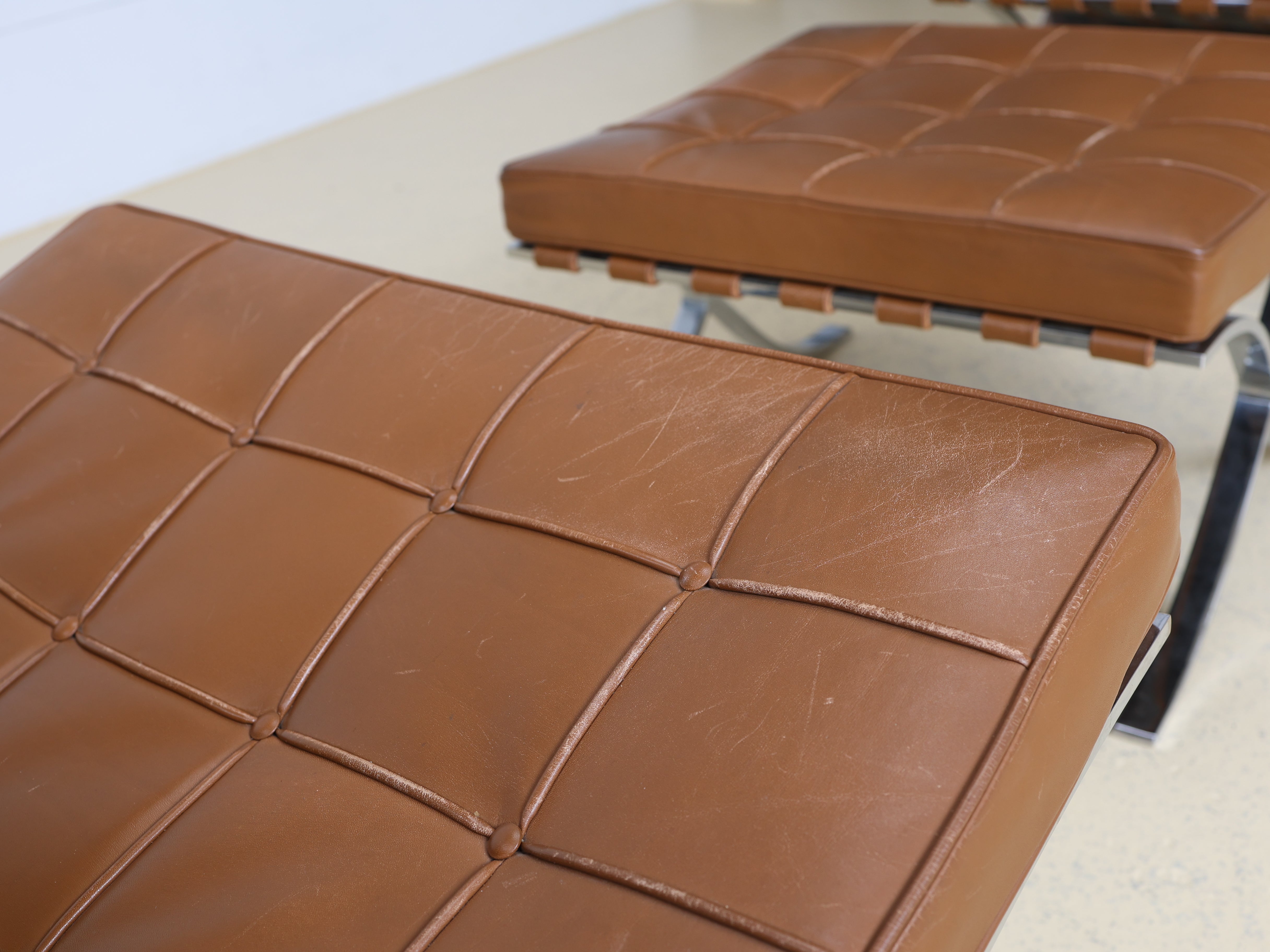 1 Barcelona Chairs & 1 Ottomann, Original Knoll