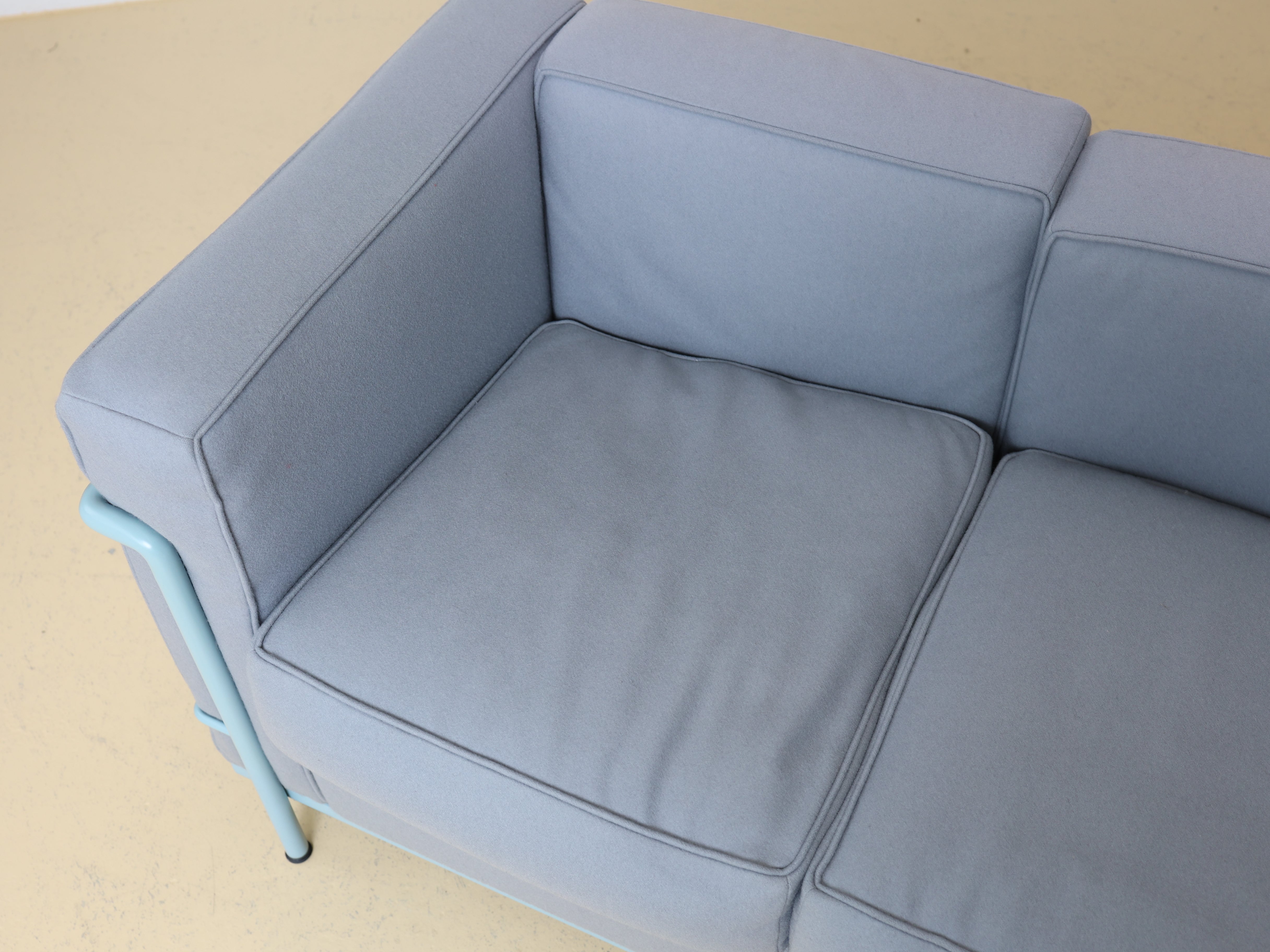 Le Corbusier LC2 Dreisitzersofa von Cassina