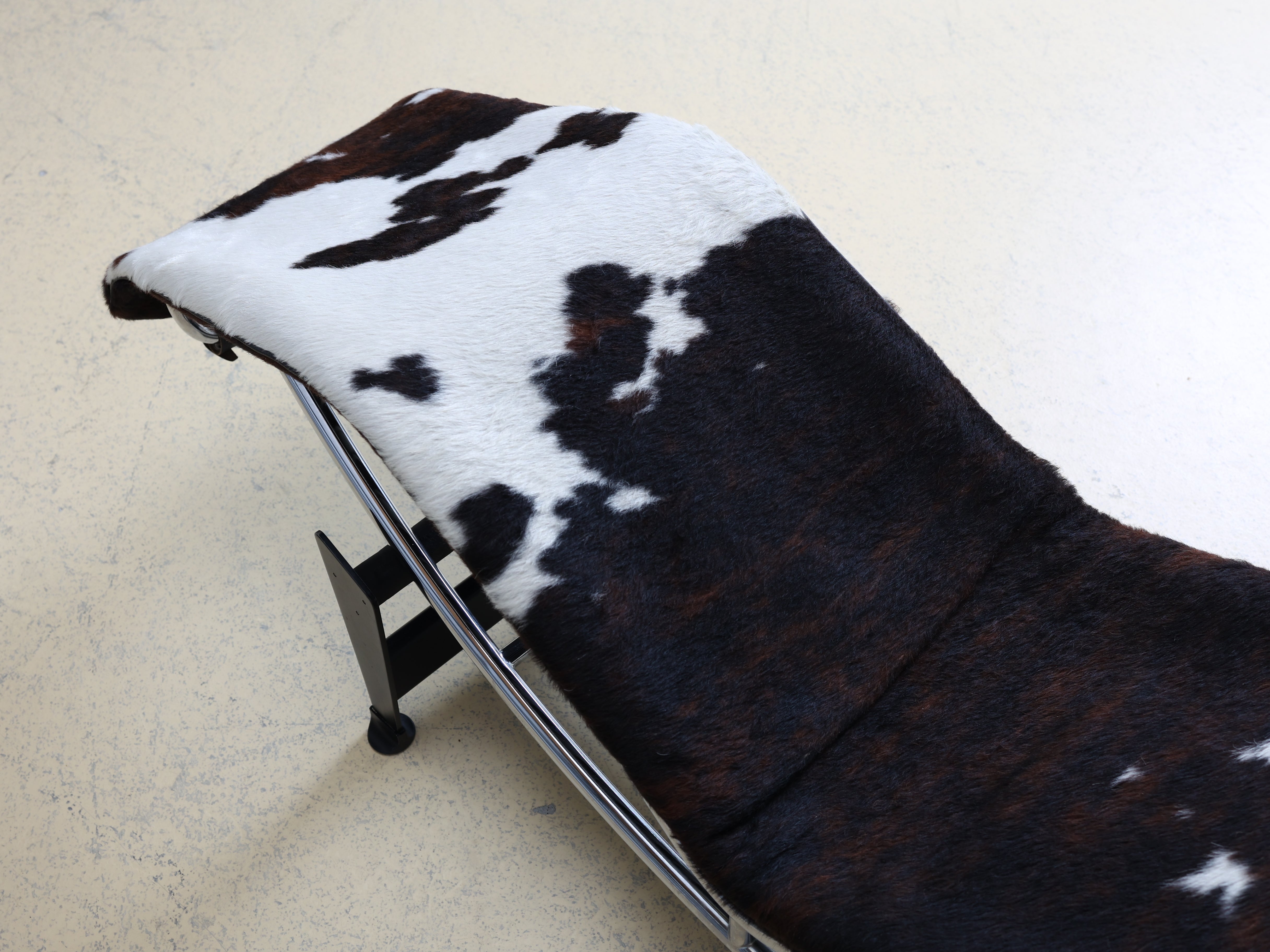 Le Corbusier, Charlotte Perriand LC4 Liege Cassina