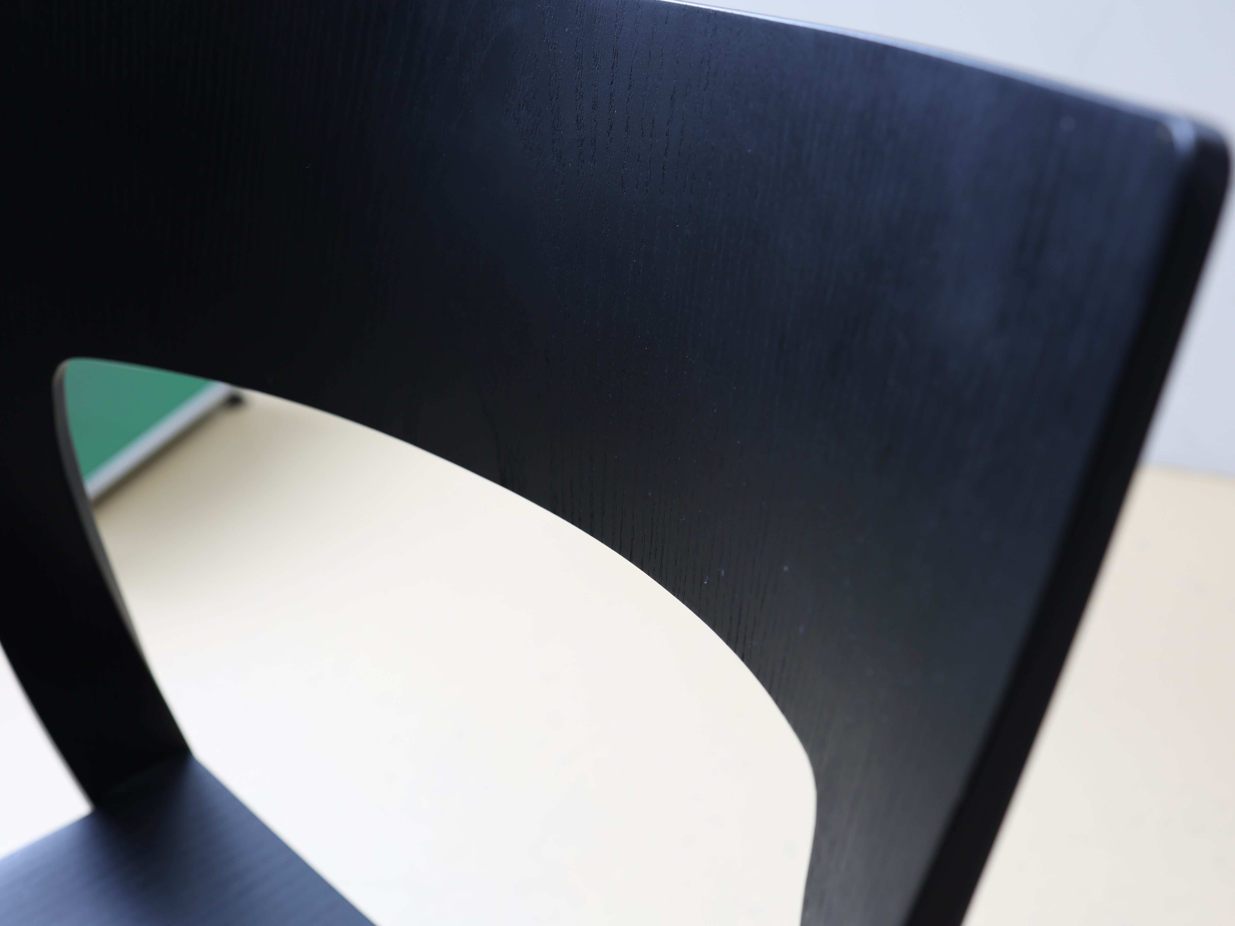 TORSIO Stühle von Röthlisberger, Hanspeter Steiger