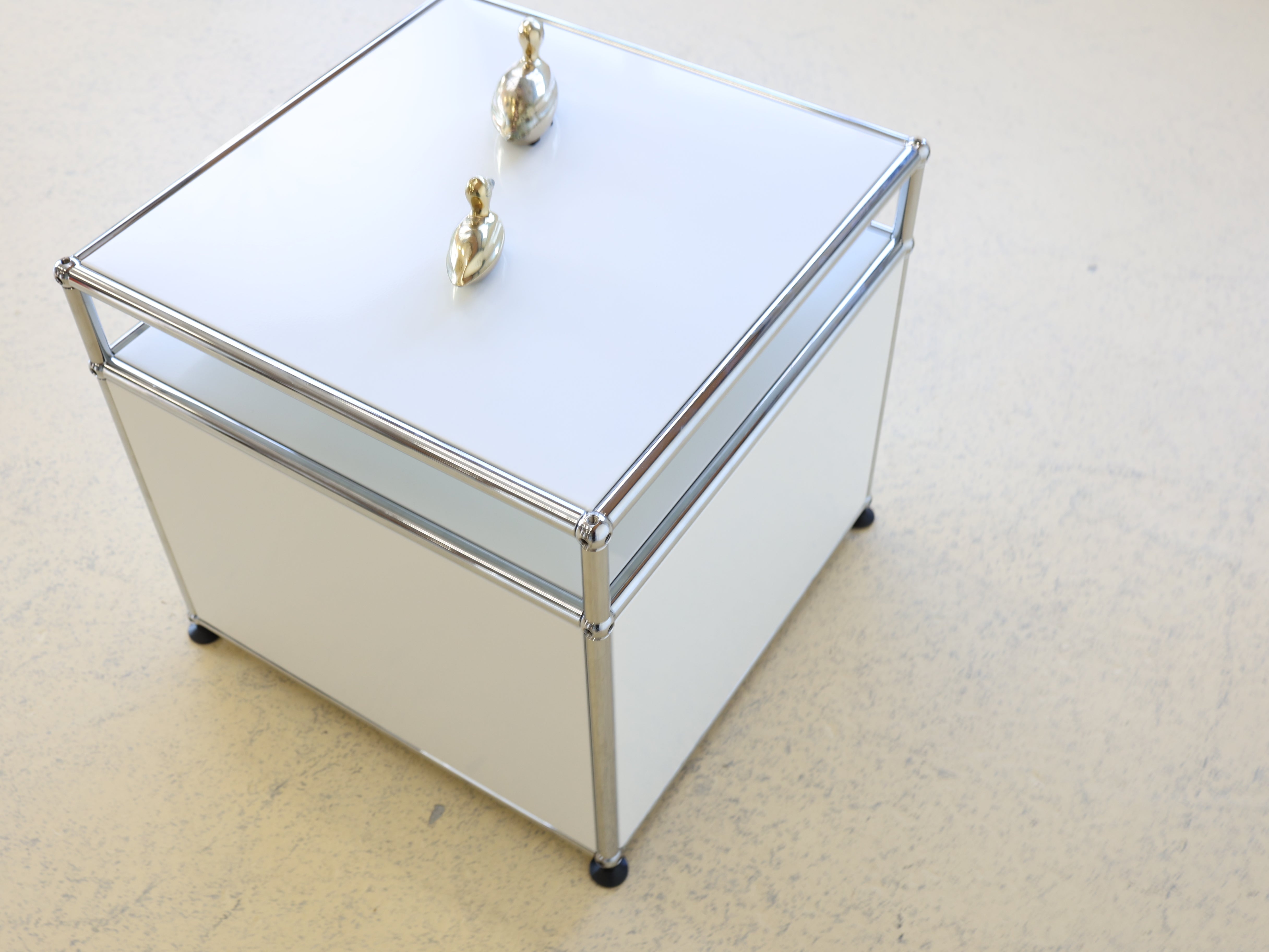 USM Haller Nachttisch Reinweiss 4