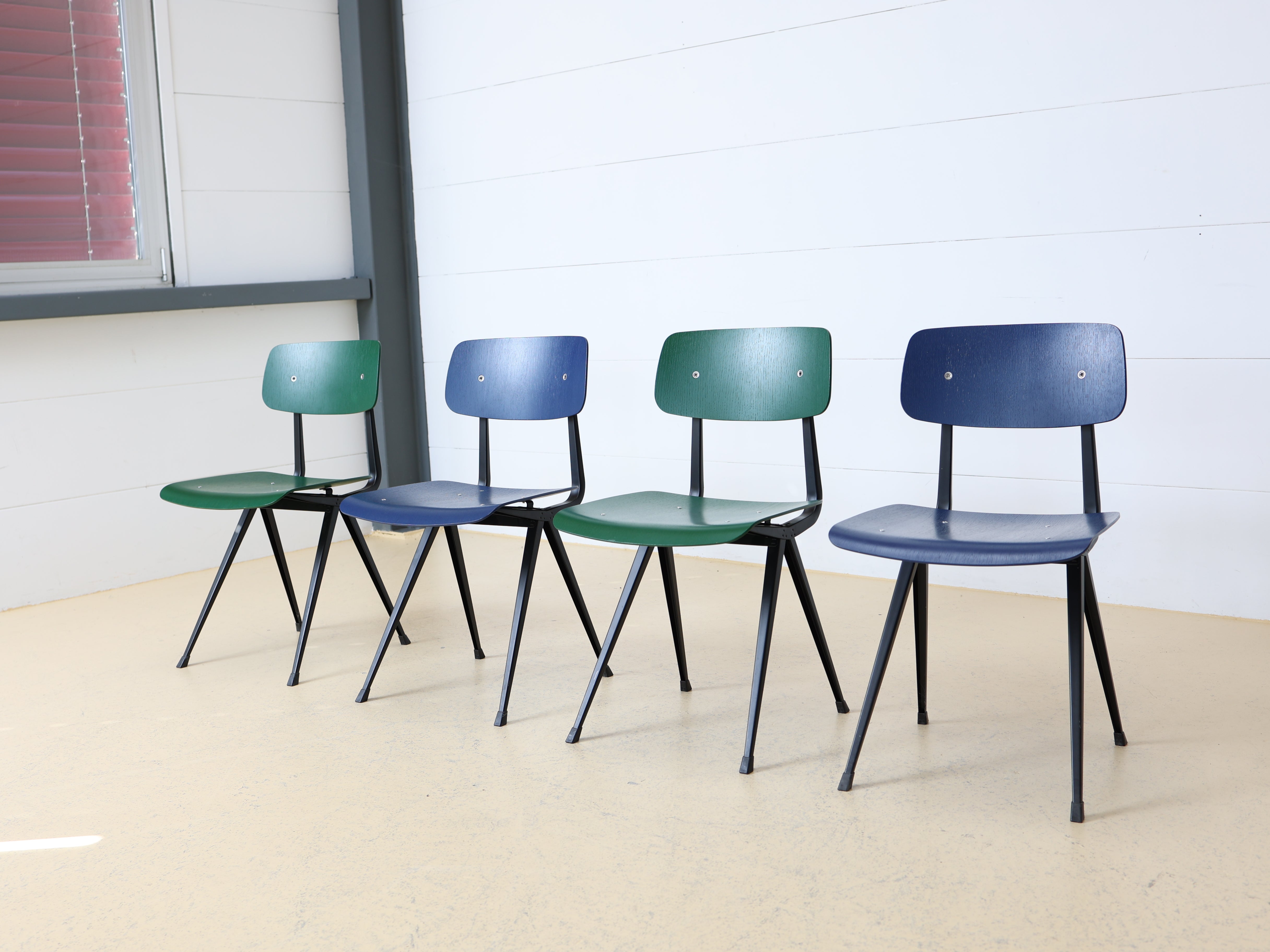 HAY Result Stühle von Rietveld & Kramer