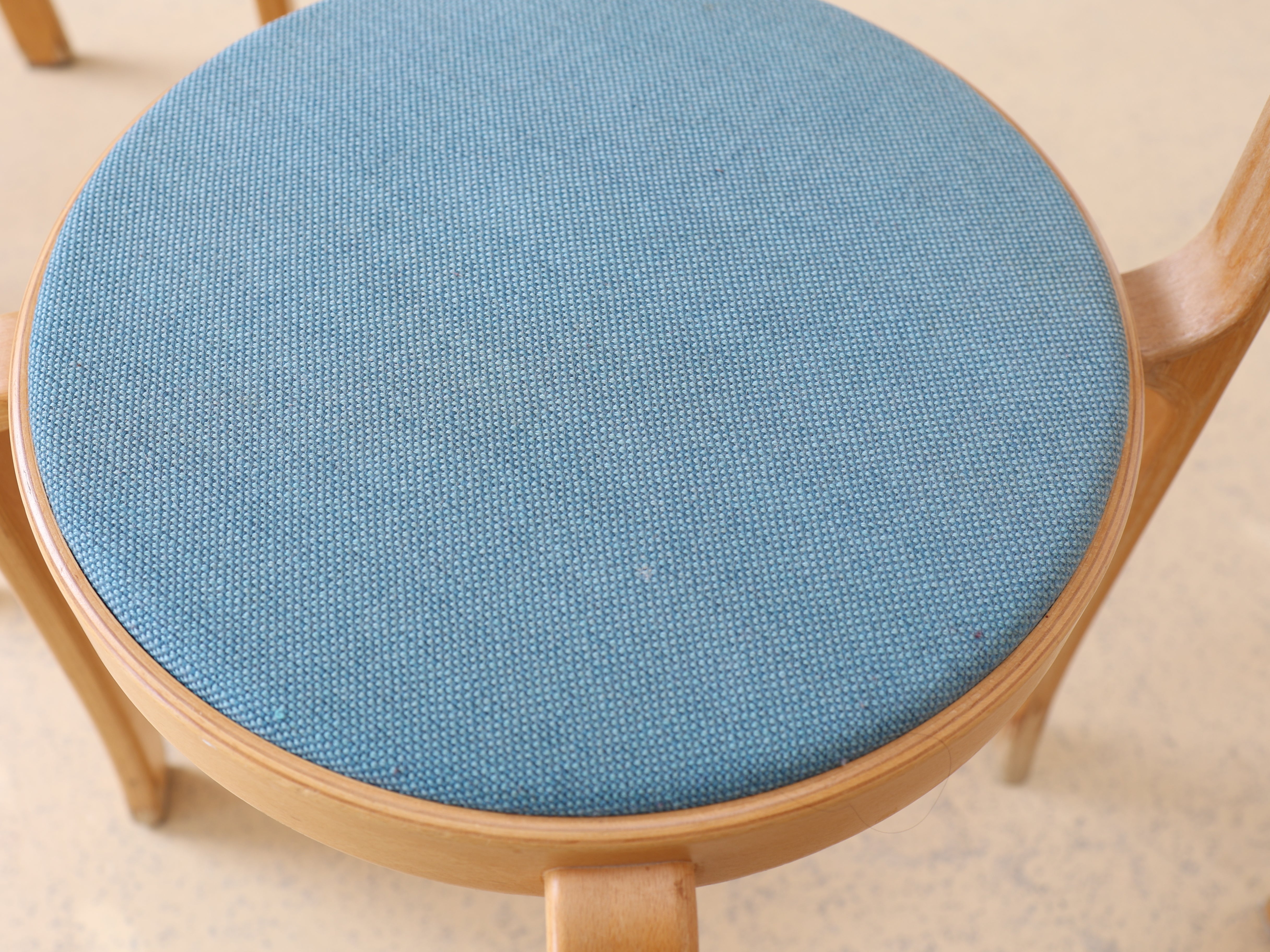 Magnus Olesen Stapelstuhl Blau 6