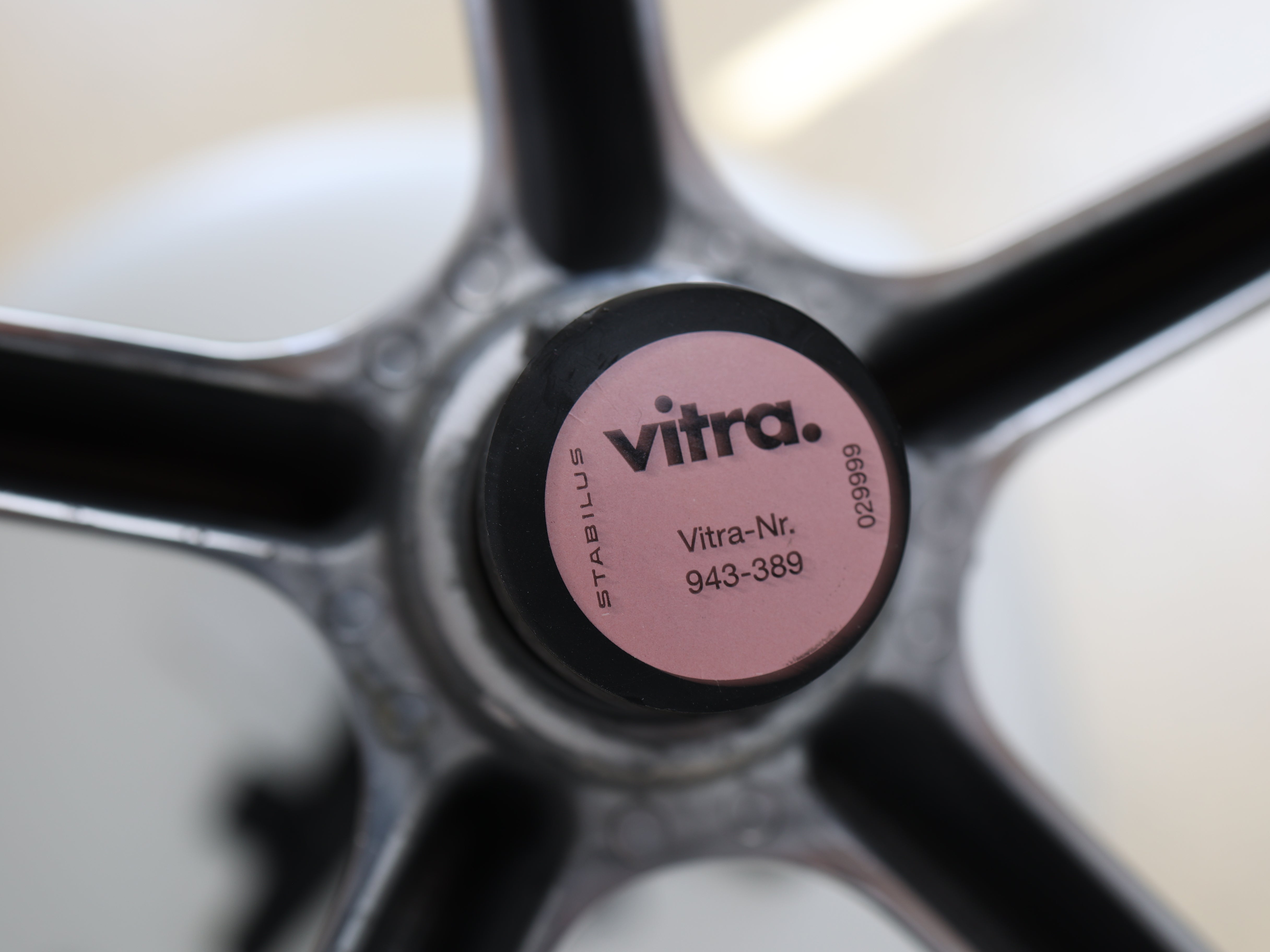 Eames Plastic Bürostuhl von VITRA mit Sitzpolster