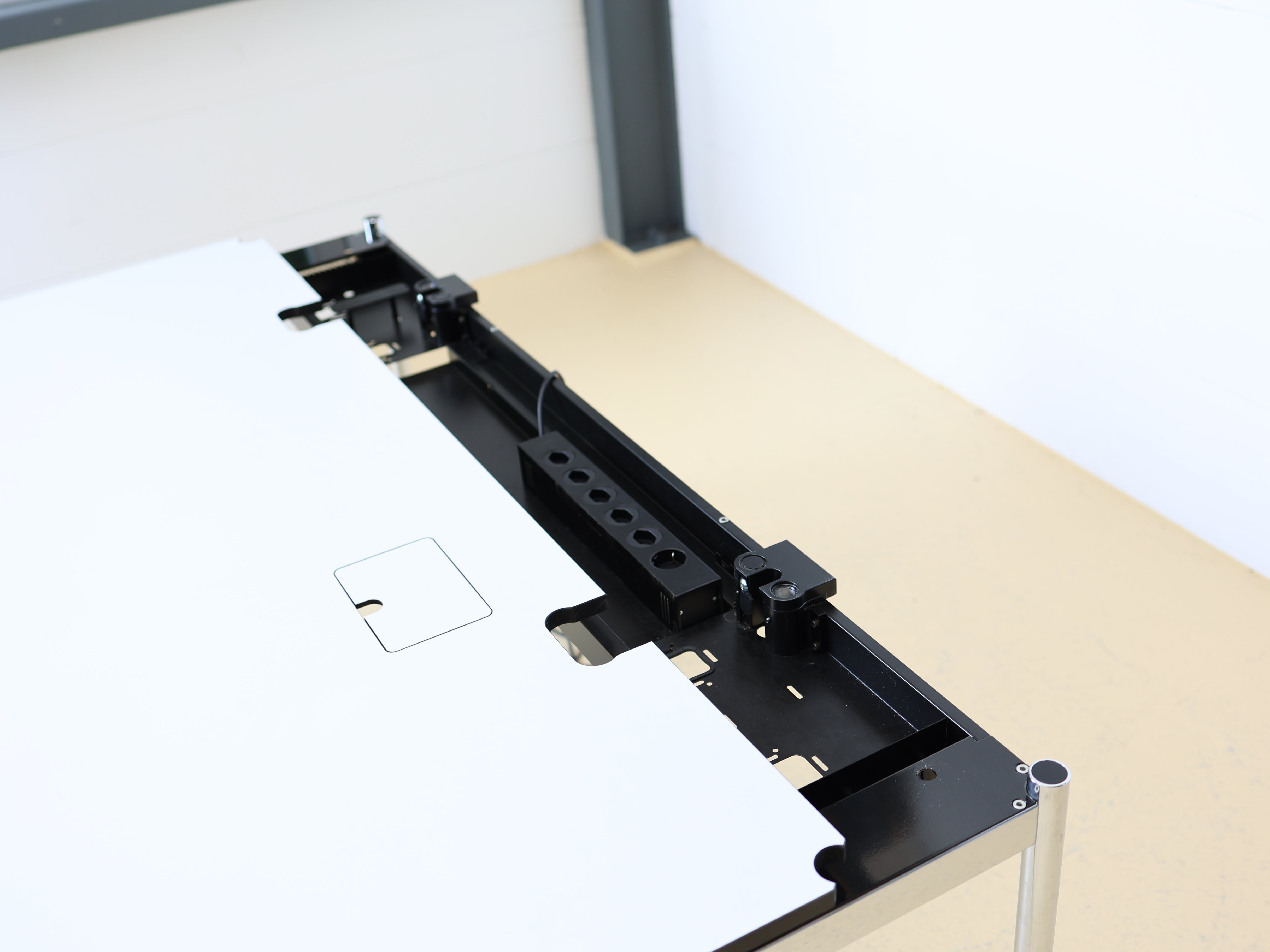 USM Haller Schreibtische Advanced- Weiss 175cm