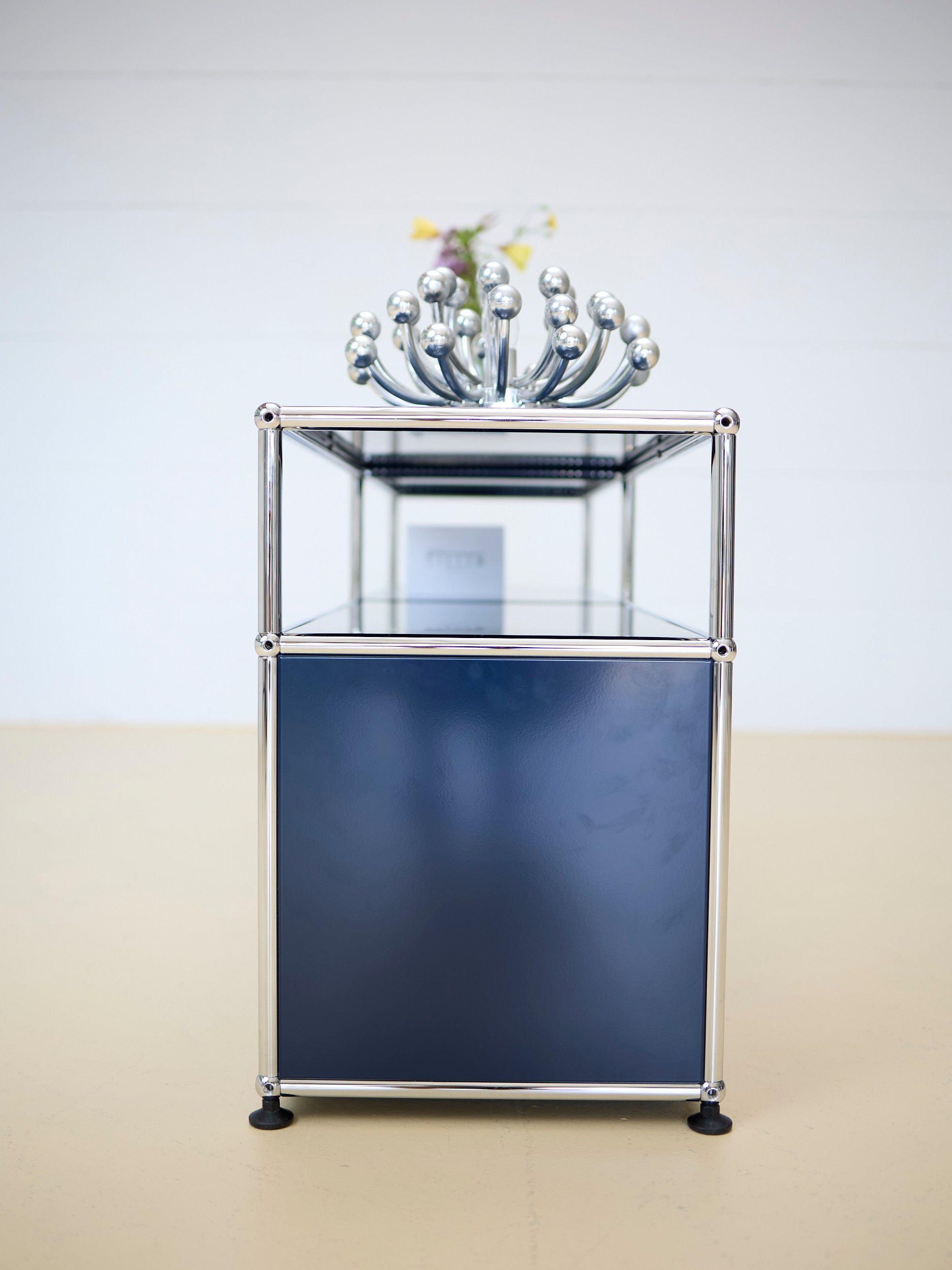 USM Haller Lowboard Stahlblau