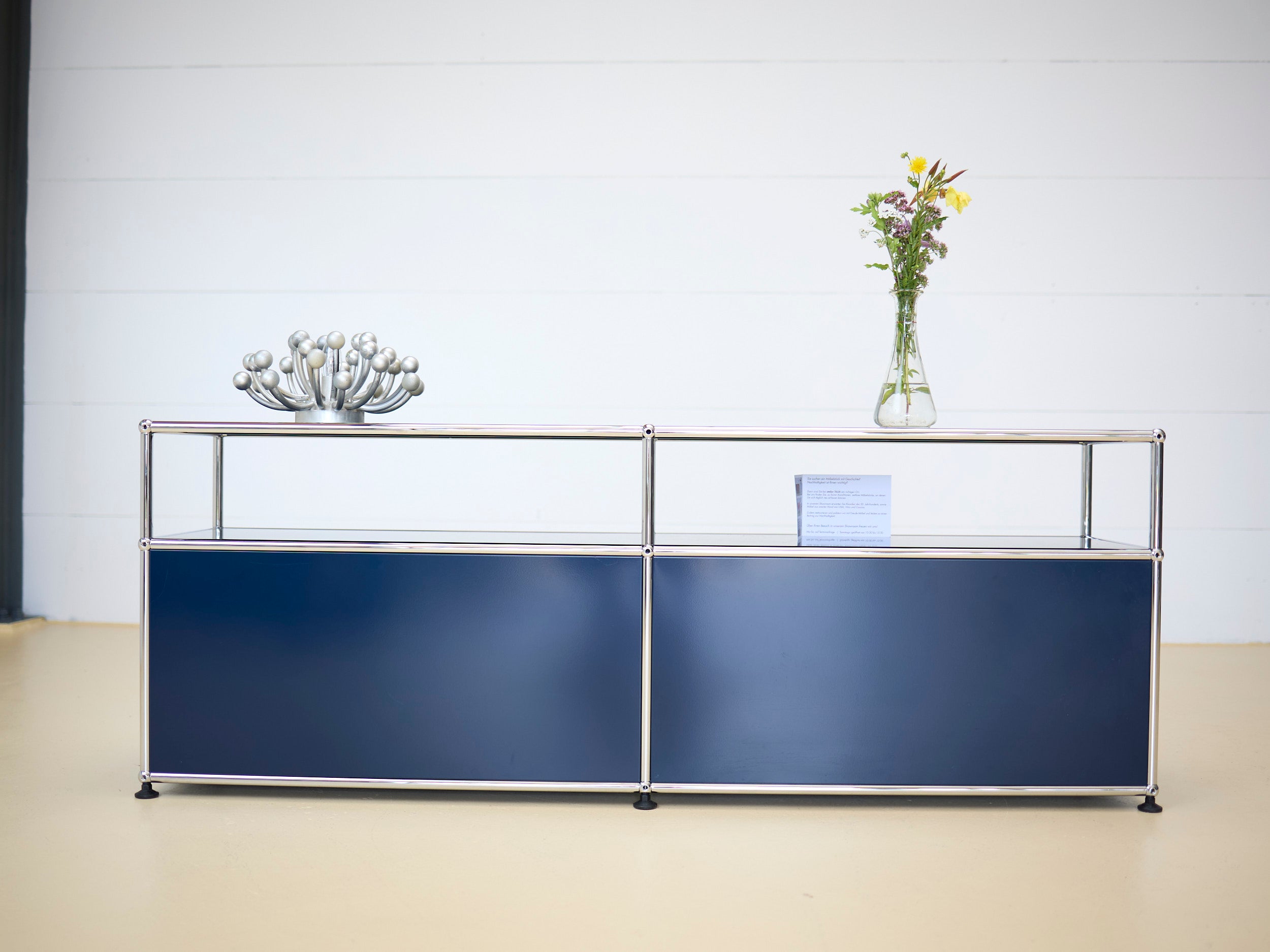 USM Haller Lowboard Stahlblau