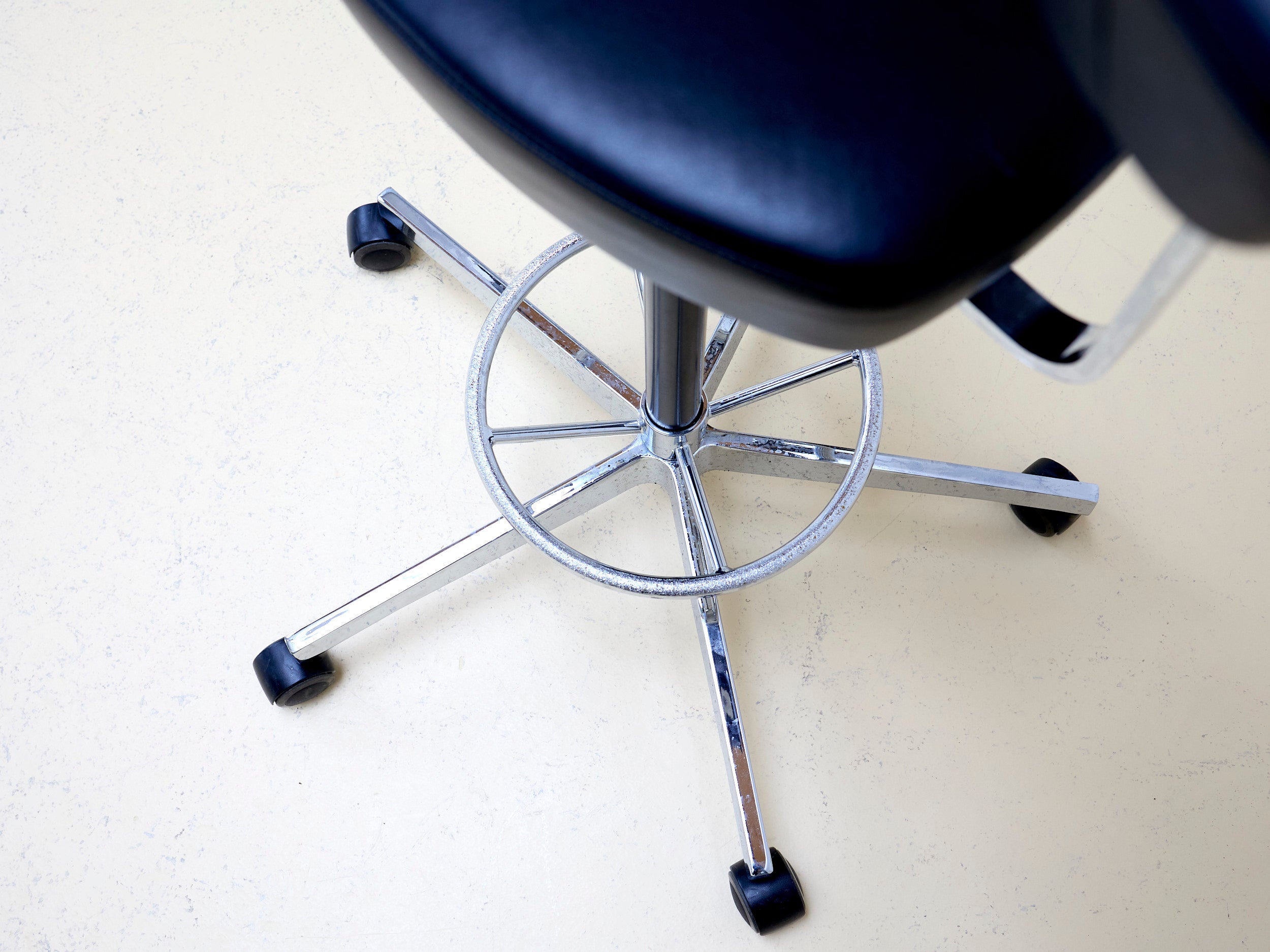 George Nelson Perch Stehhilfe von Vitra Original 9