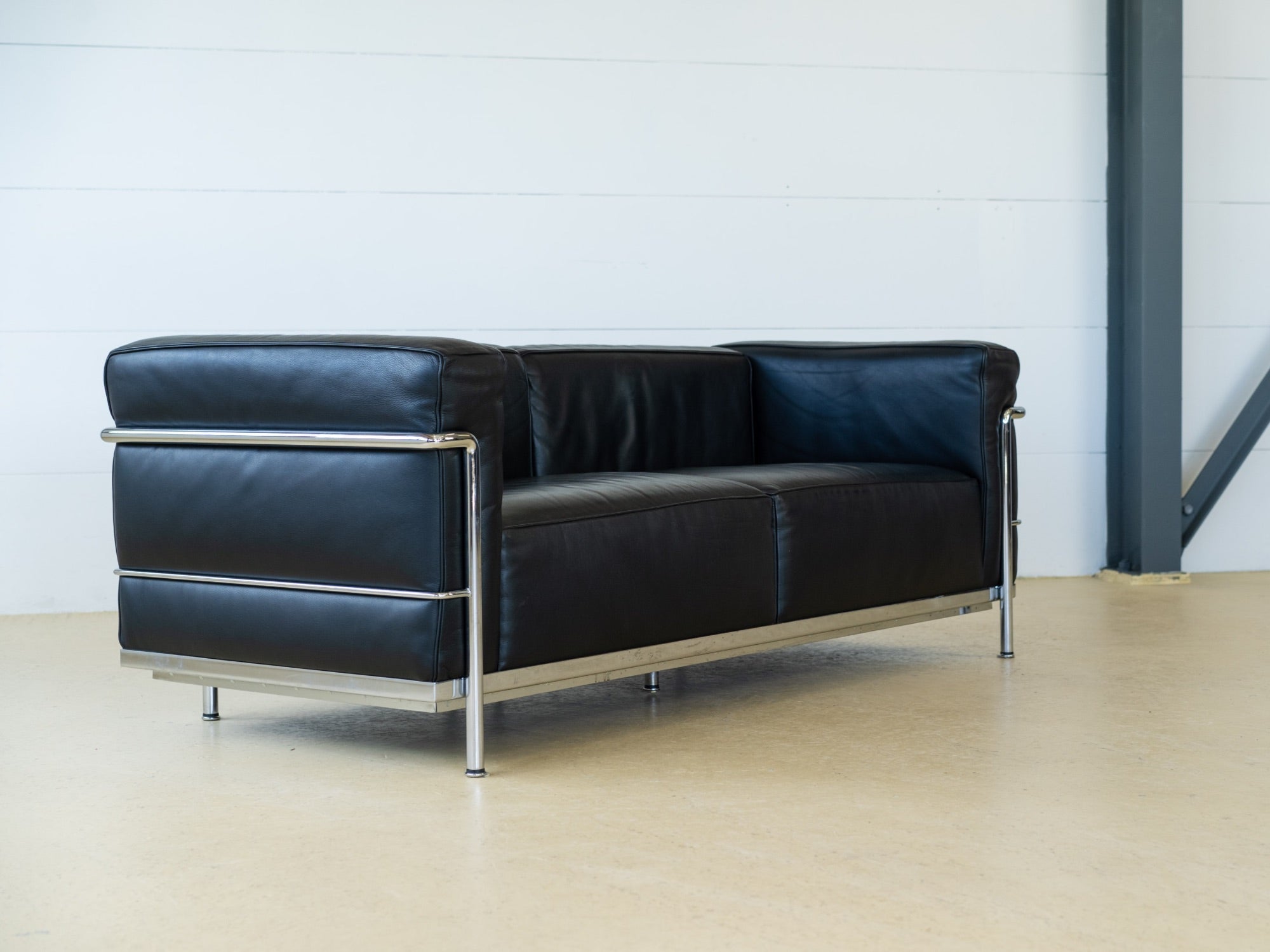 Le Corbusier LC3 Sofa von Cassina