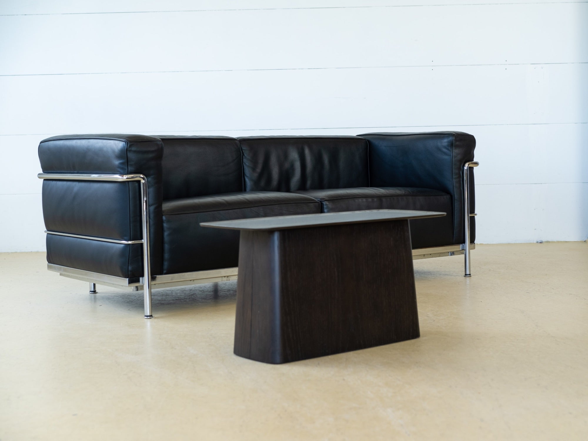 Le Corbusier LC3 Sofa von Cassina