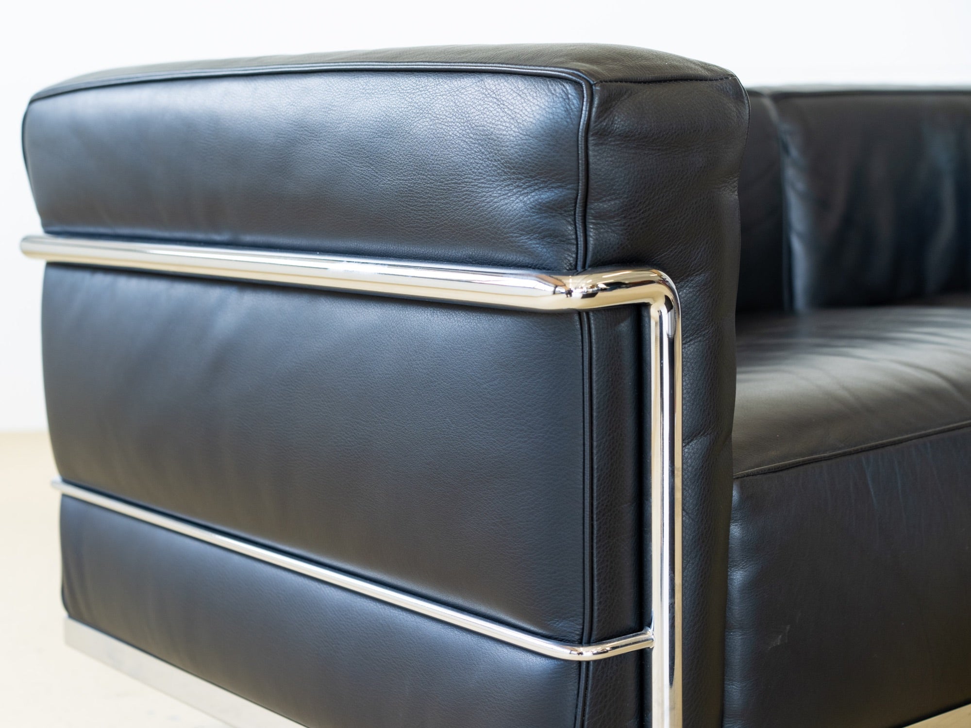 Le Corbusier LC3 Sofa von Cassina