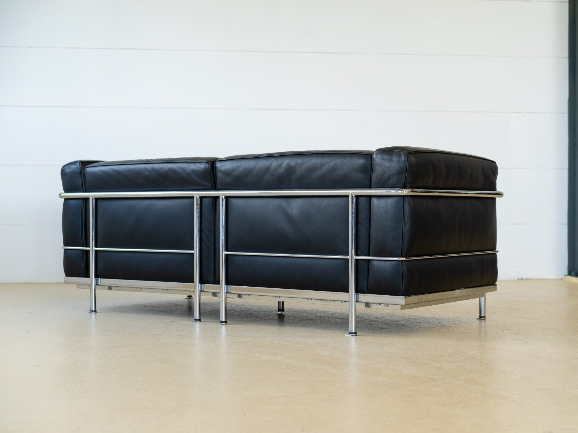 Le Corbusier LC3 Sofa von Cassina