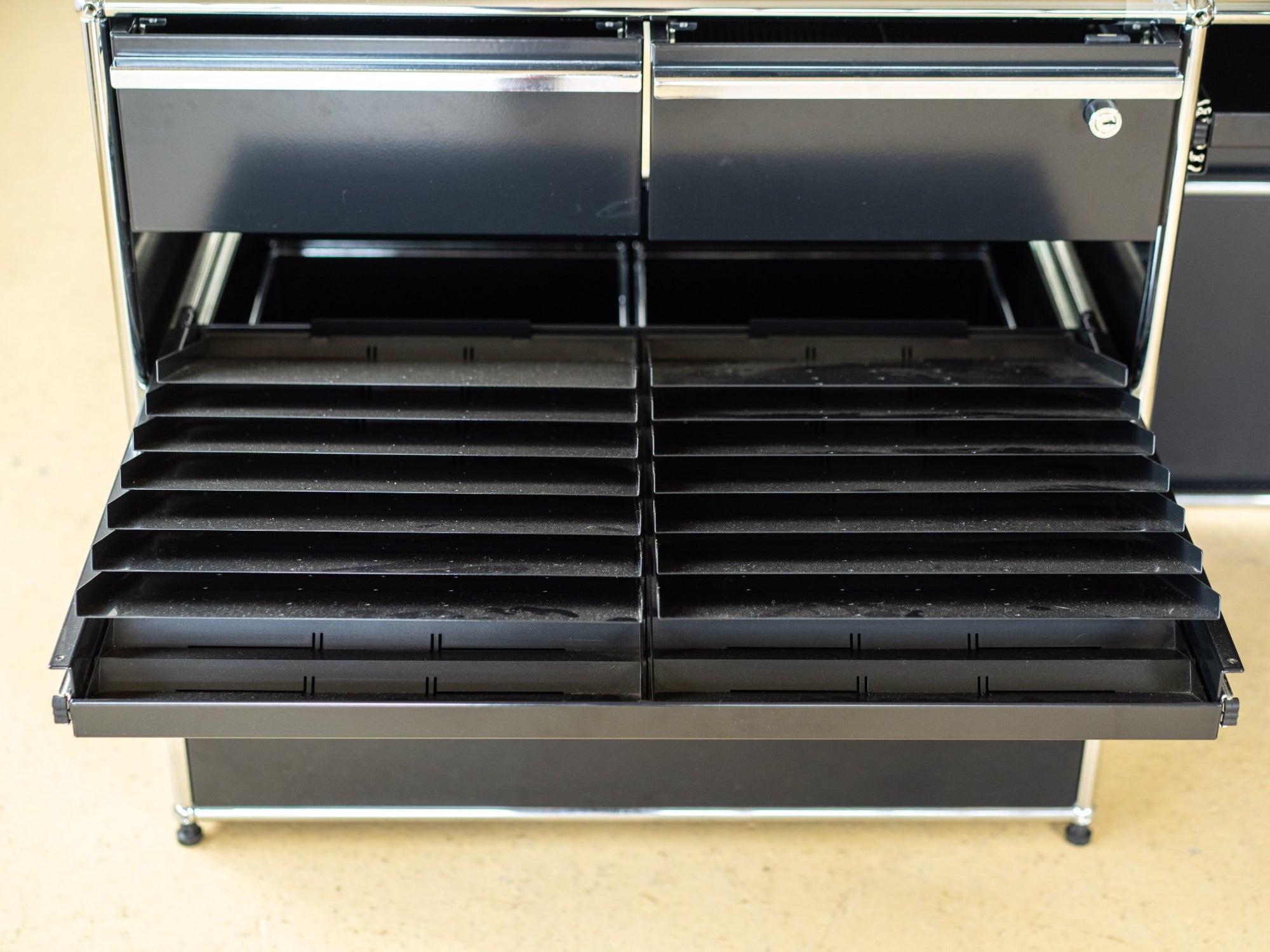 USM Haller Sideboard & Tisch