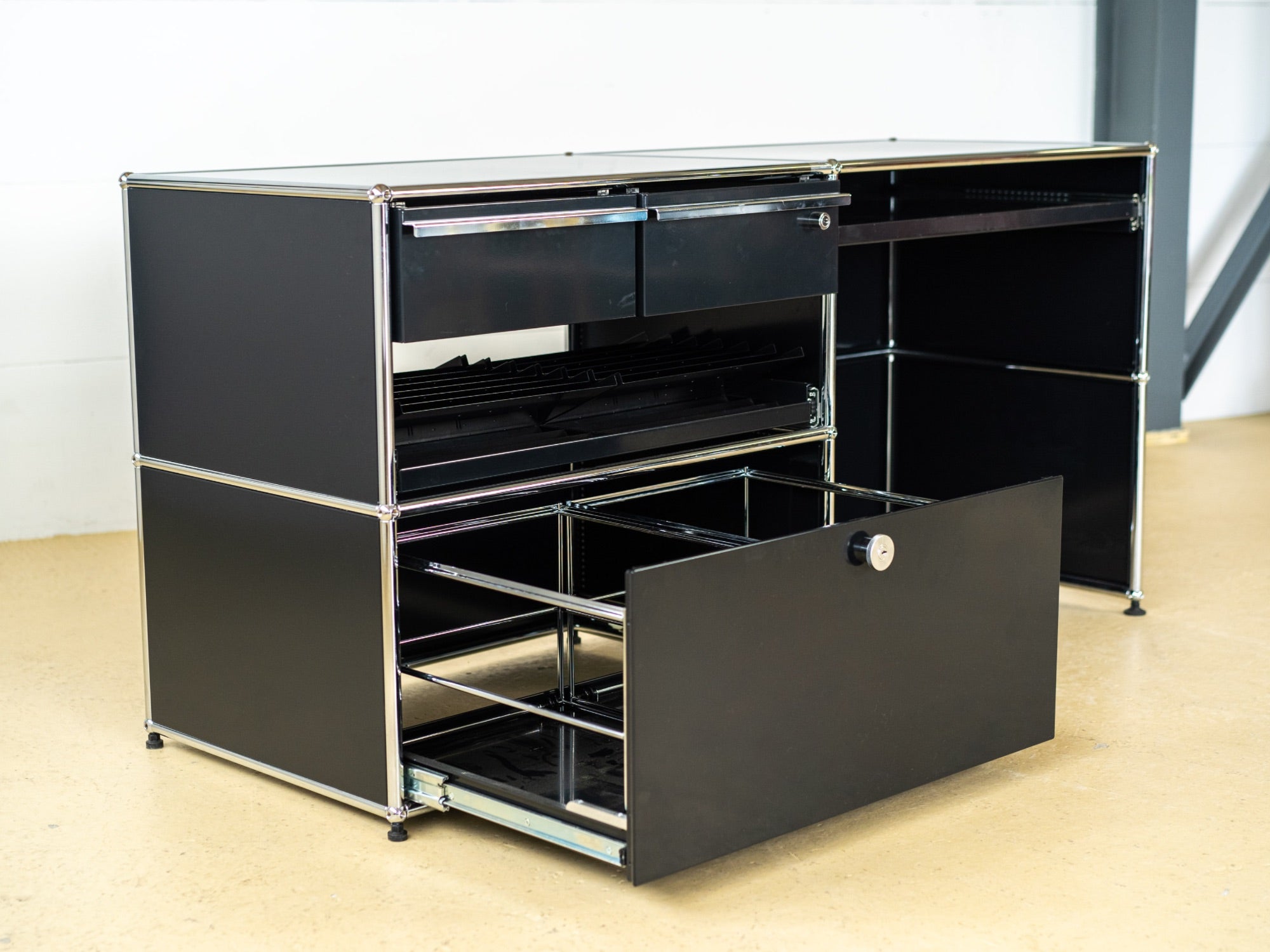 USM Haller Sideboard & Tisch