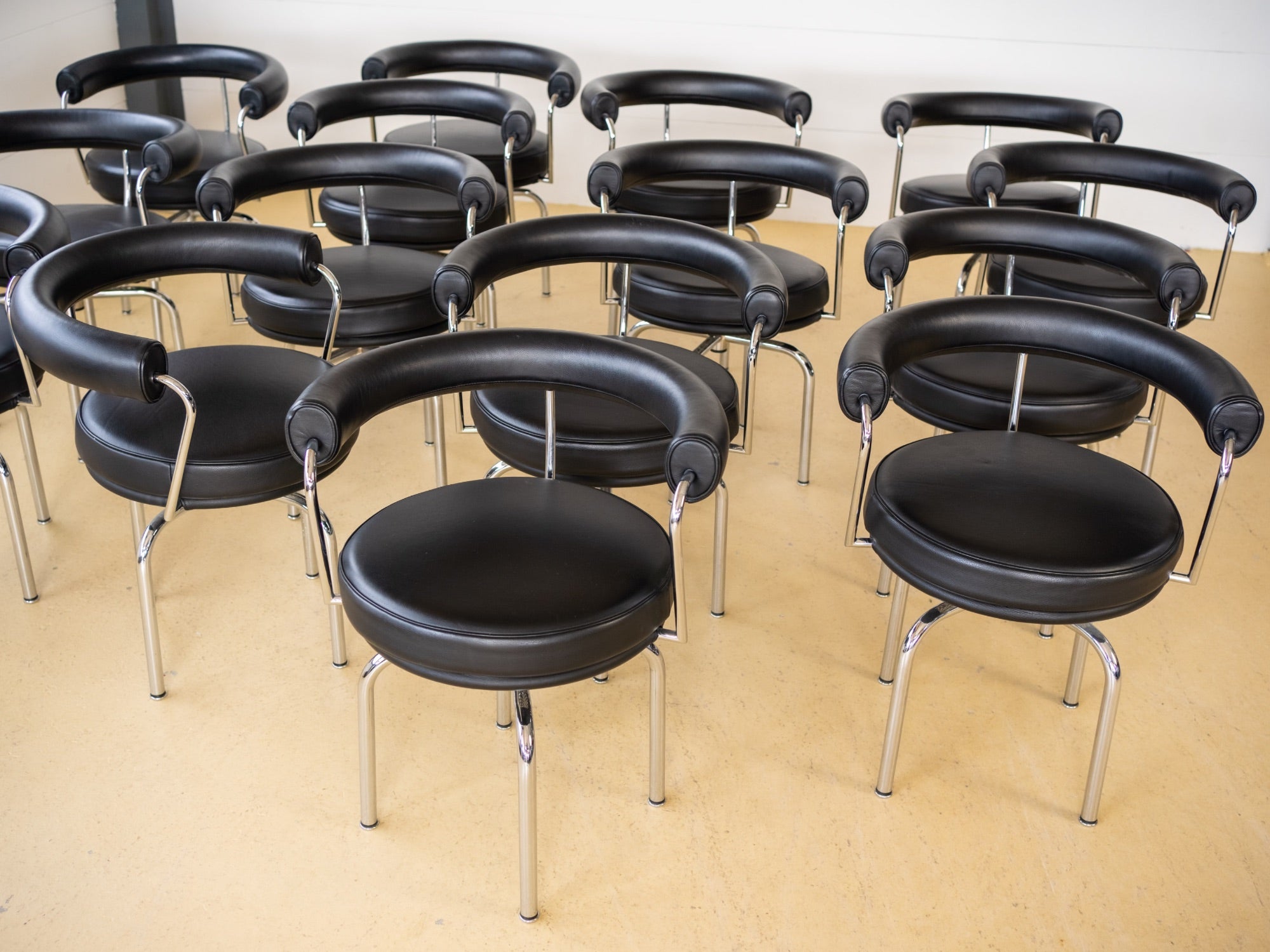 Le Corbusier Stuhl von Cassina LC7