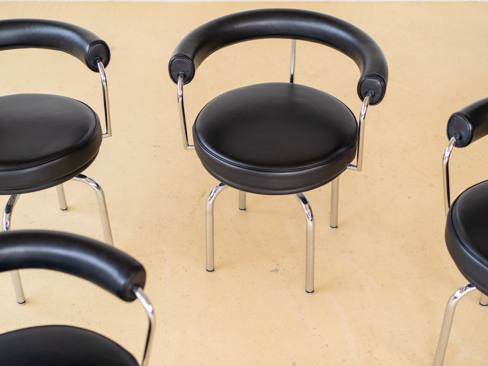 Le Corbusier Stuhl von Cassina LC7