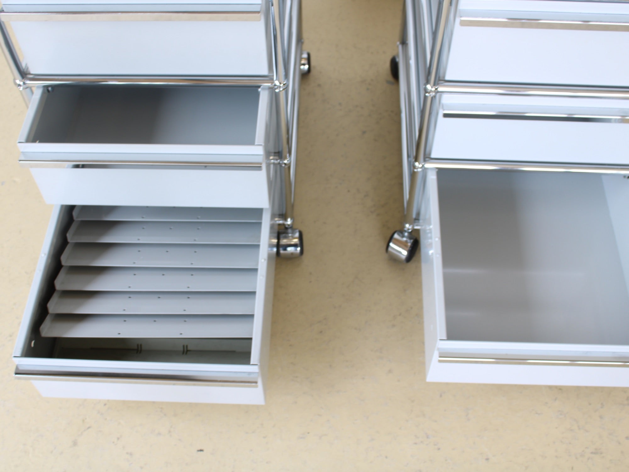 USM Rollkorpus in Lichtgrau