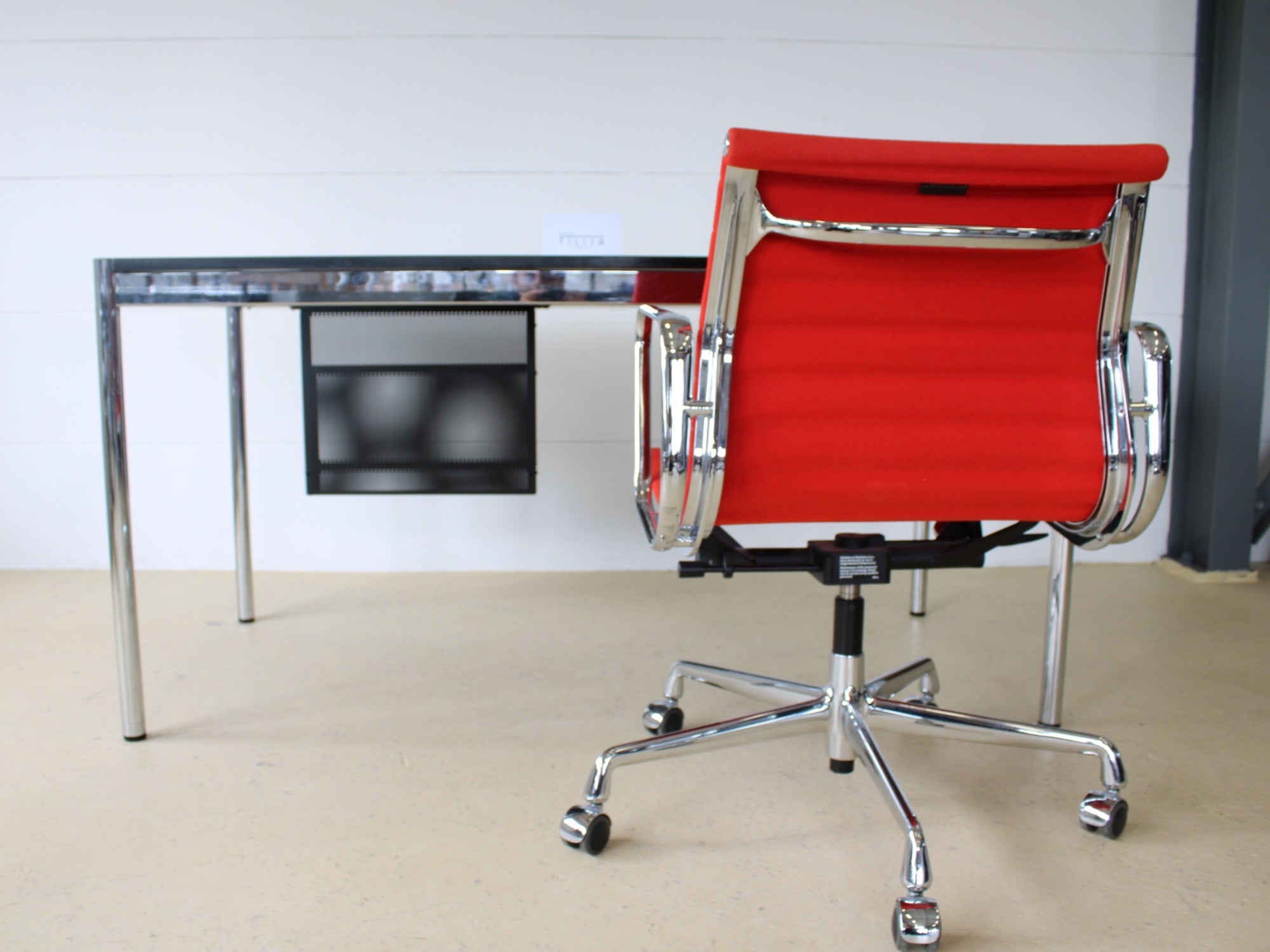 USM Tisch Schwarz (150x75)
