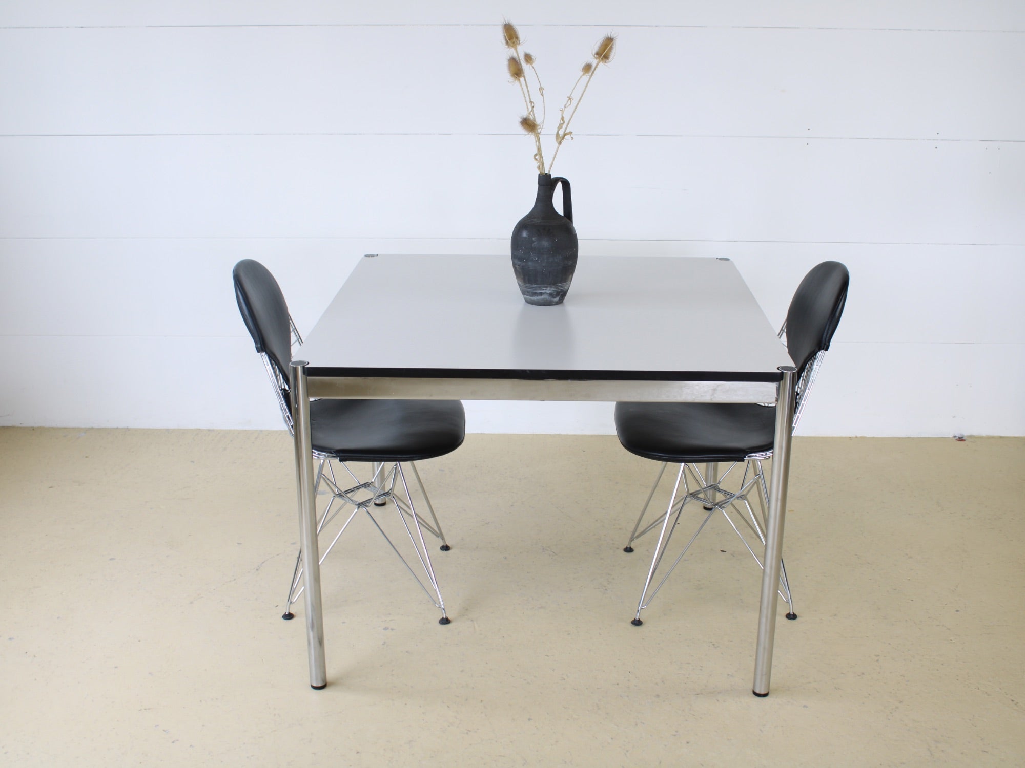 USM Haller Tisch (1m x 1m)