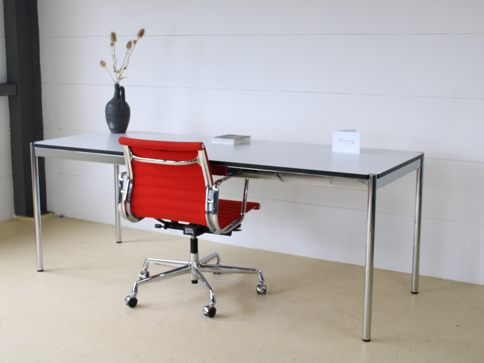 USM Haller Tisch in weiss (2mx1m)