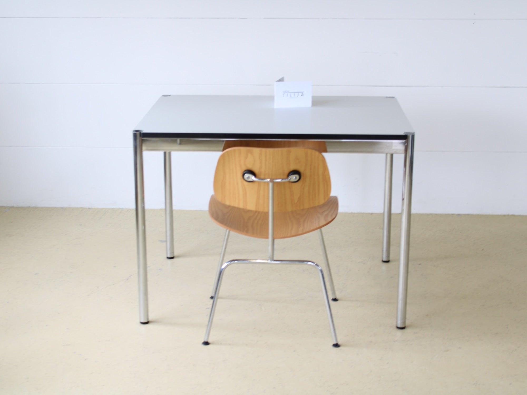 Kleiner USM Tisch (1mx75m)
