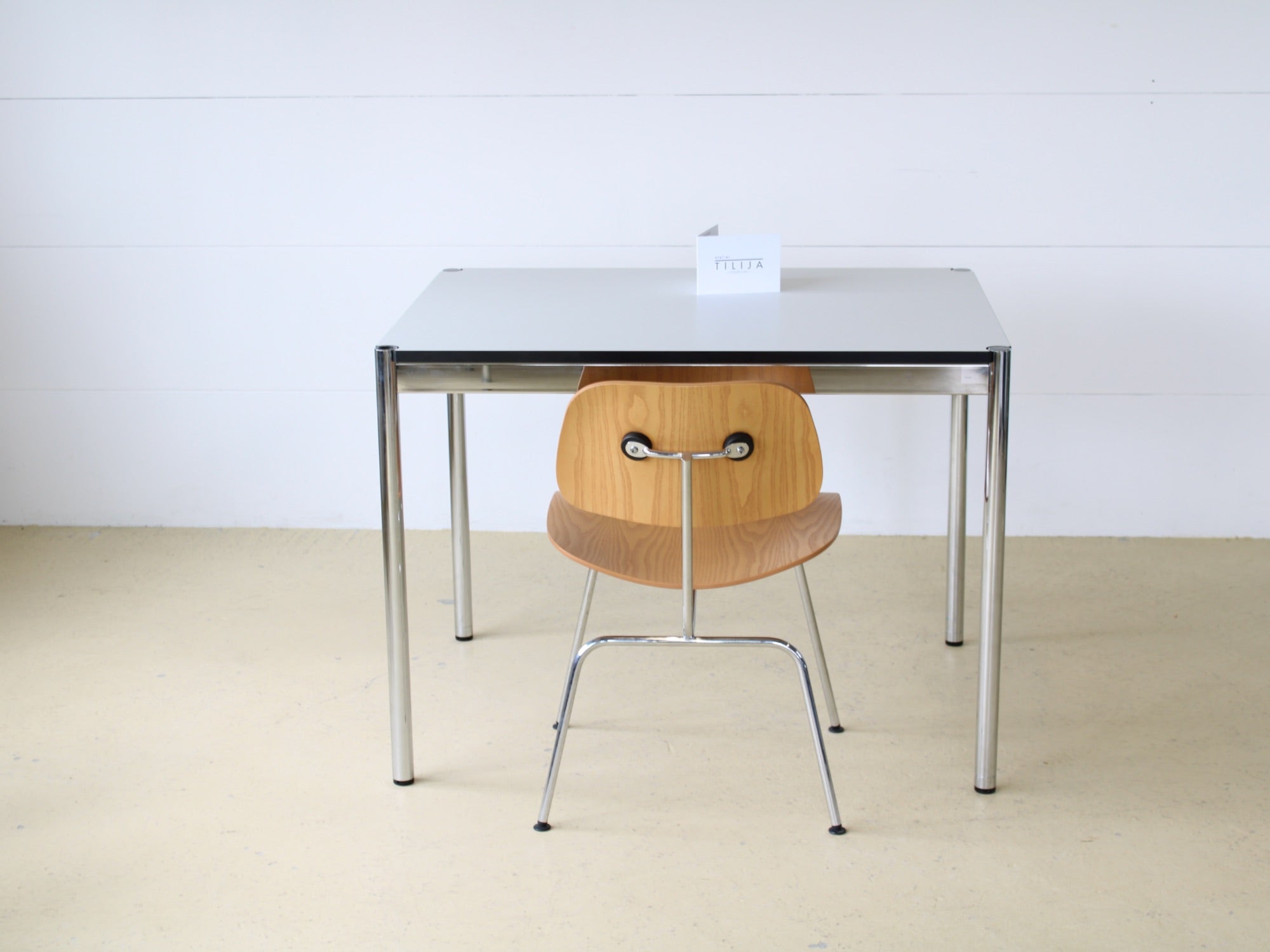 Kleiner USM Tisch (1mx75m)