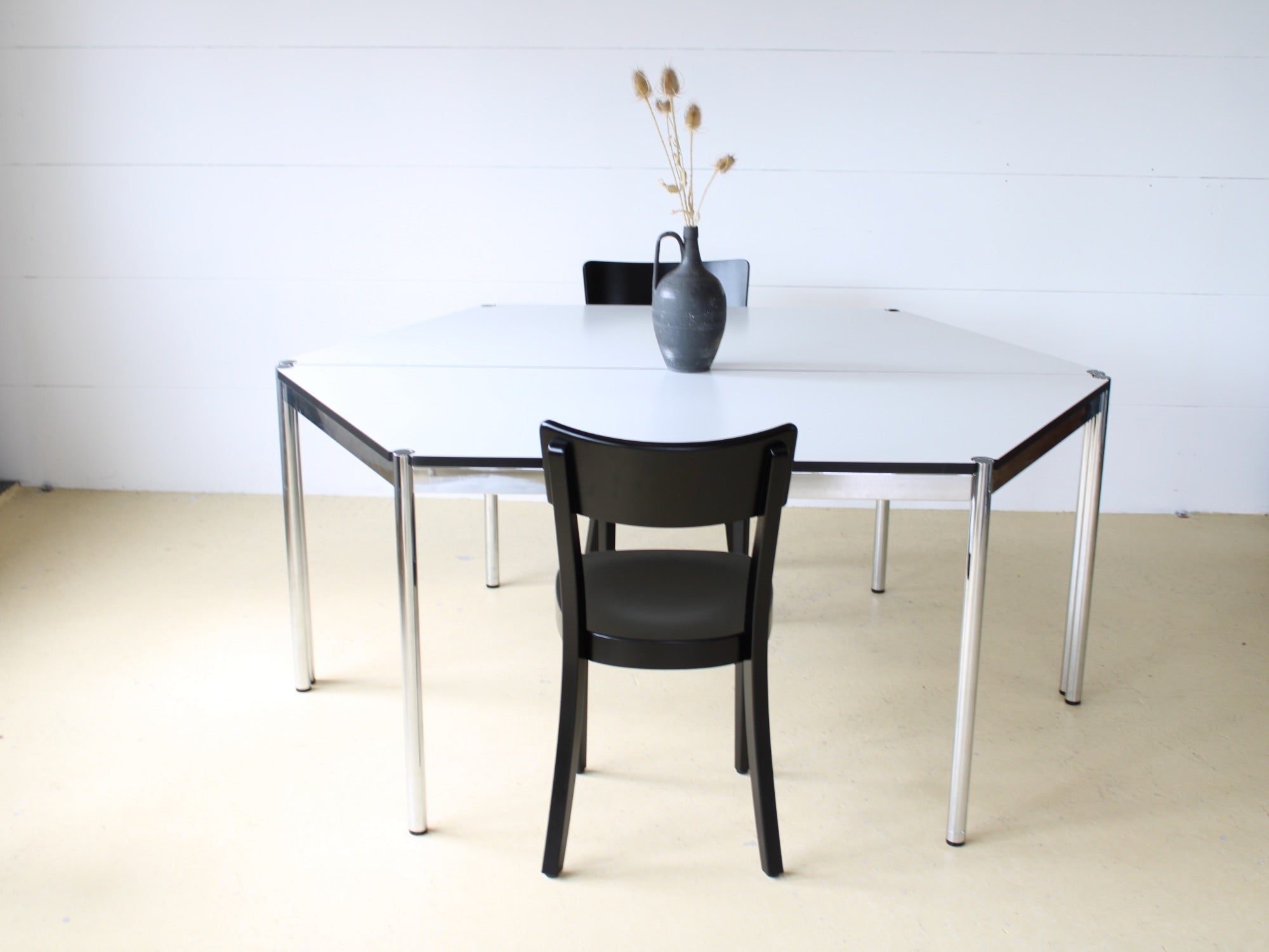 USM Haller Trapeztische