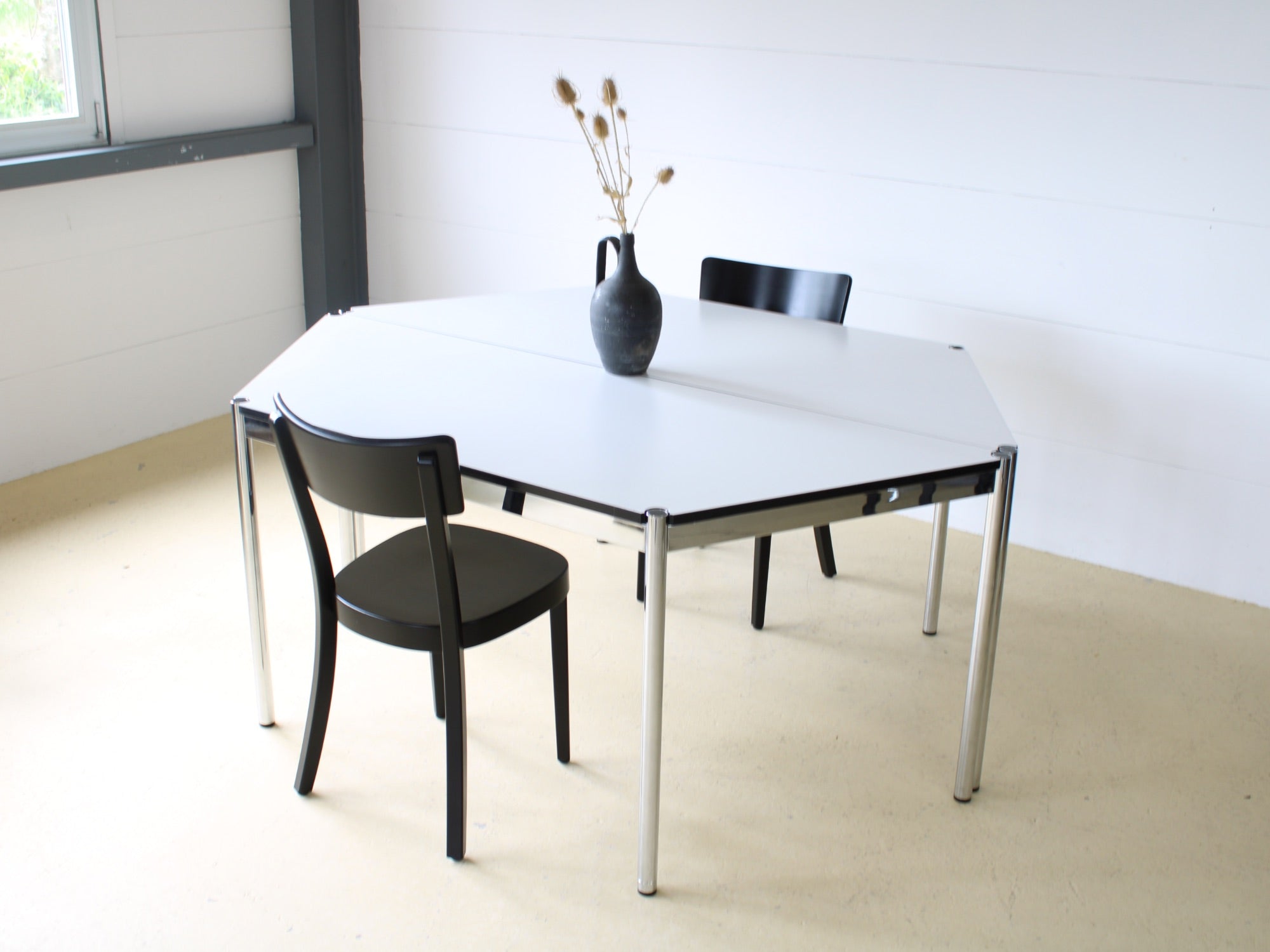 USM Haller Trapeztische