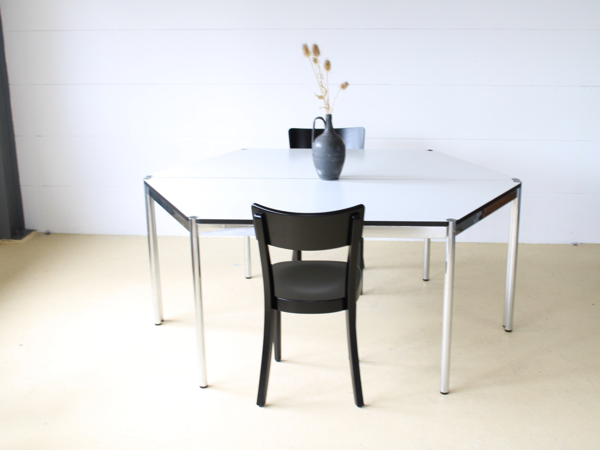 USM Haller Trapeztische