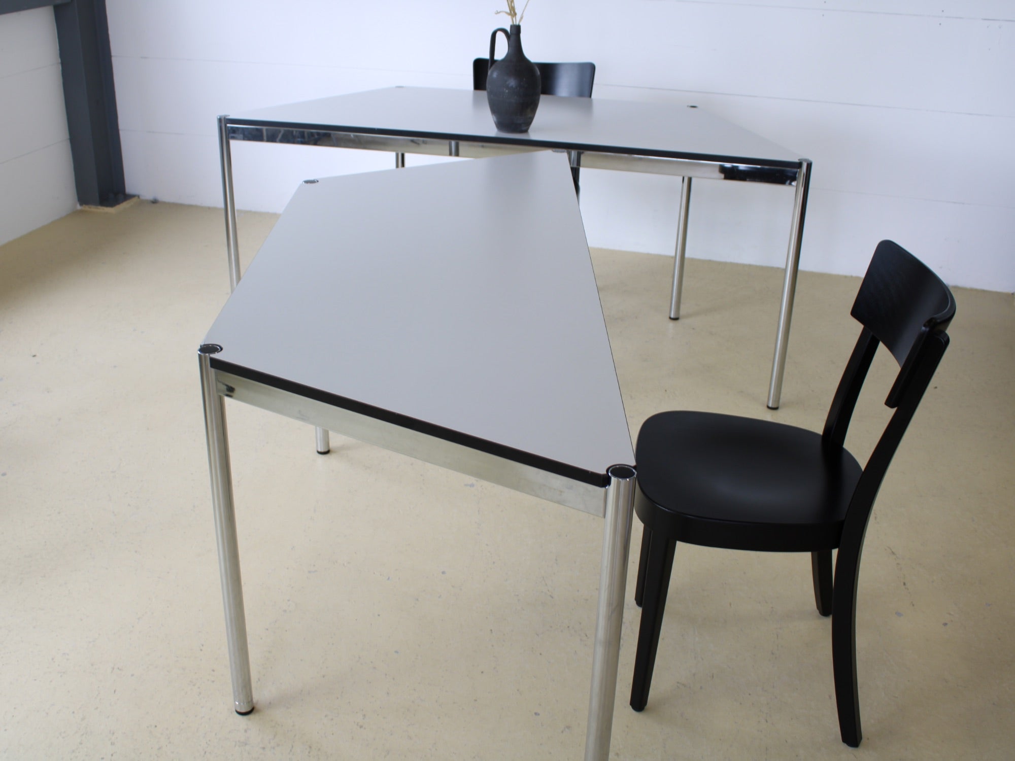 USM Haller Trapeztische