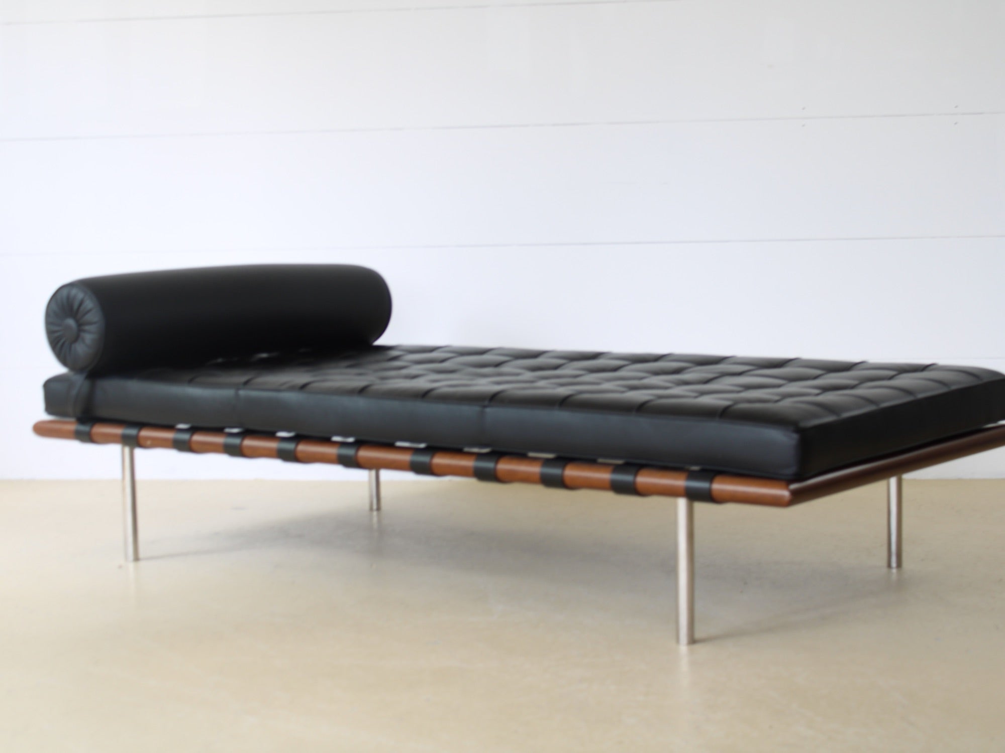 Barcelona Daybed, Ludwig Mies van der Rohe Knoll