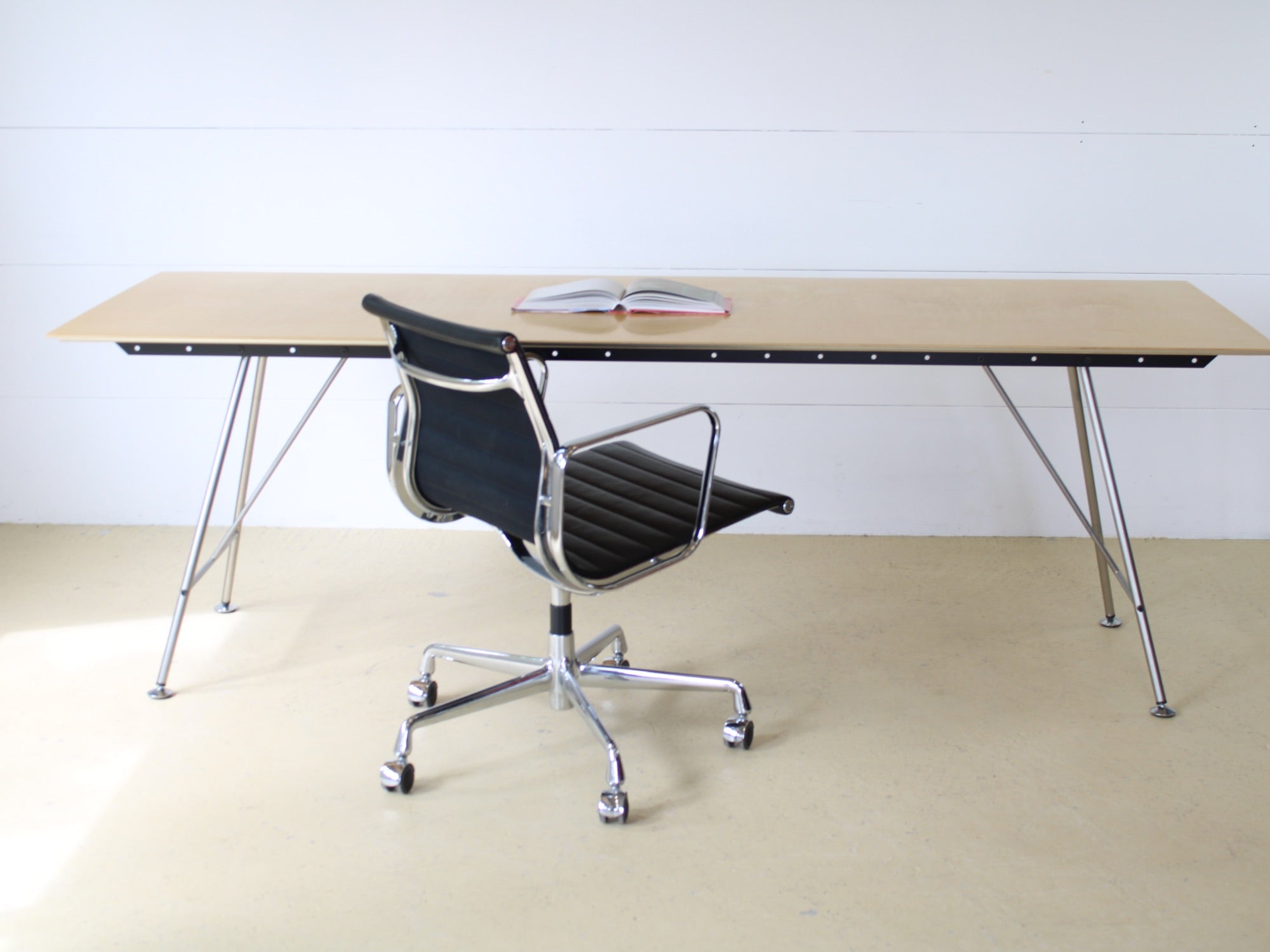 ALINEA Unistandard-Tische von Ueli Biesenkamp