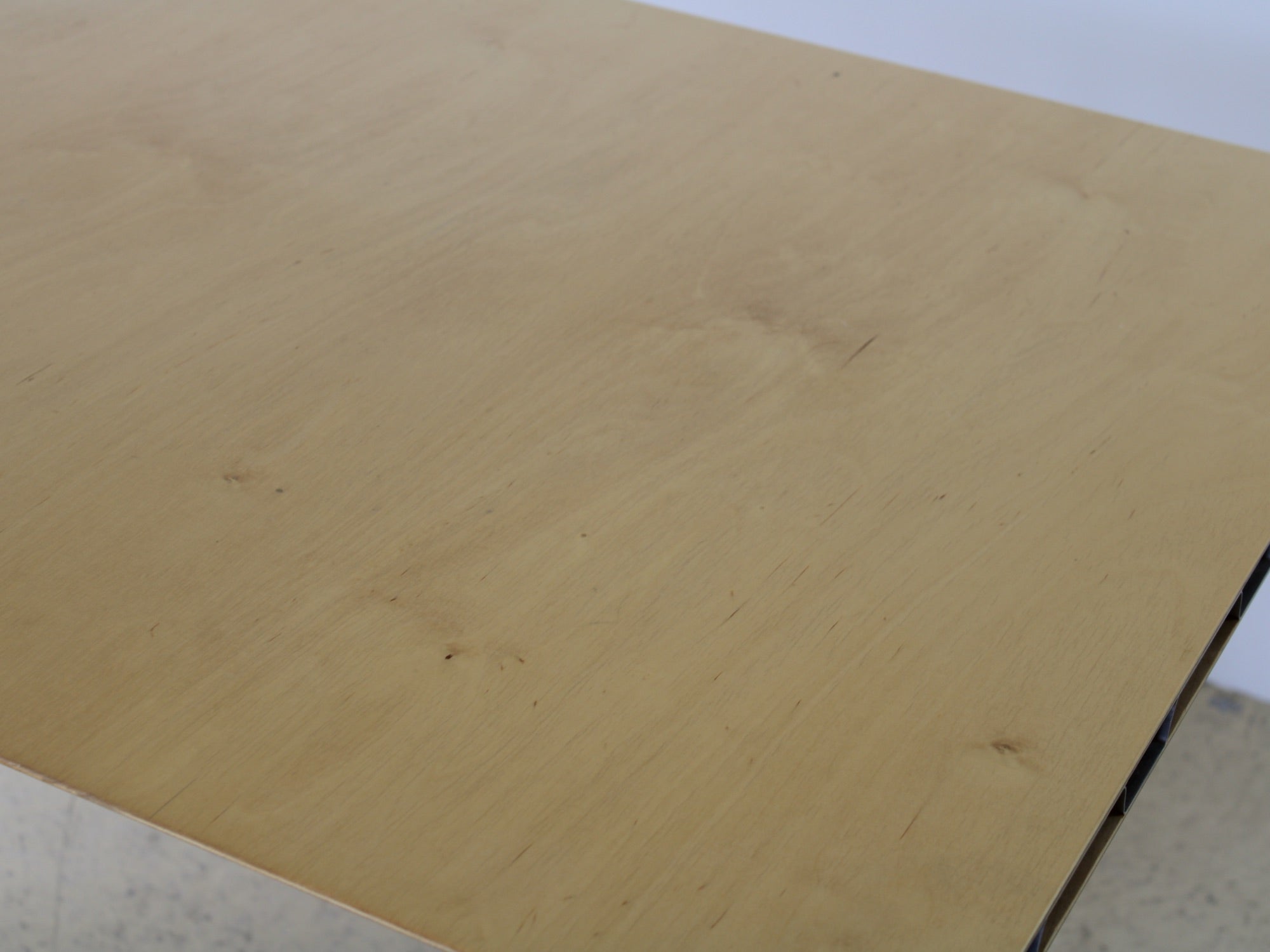 ALINEA Unistandard-Tische von Ueli Biesenkamp