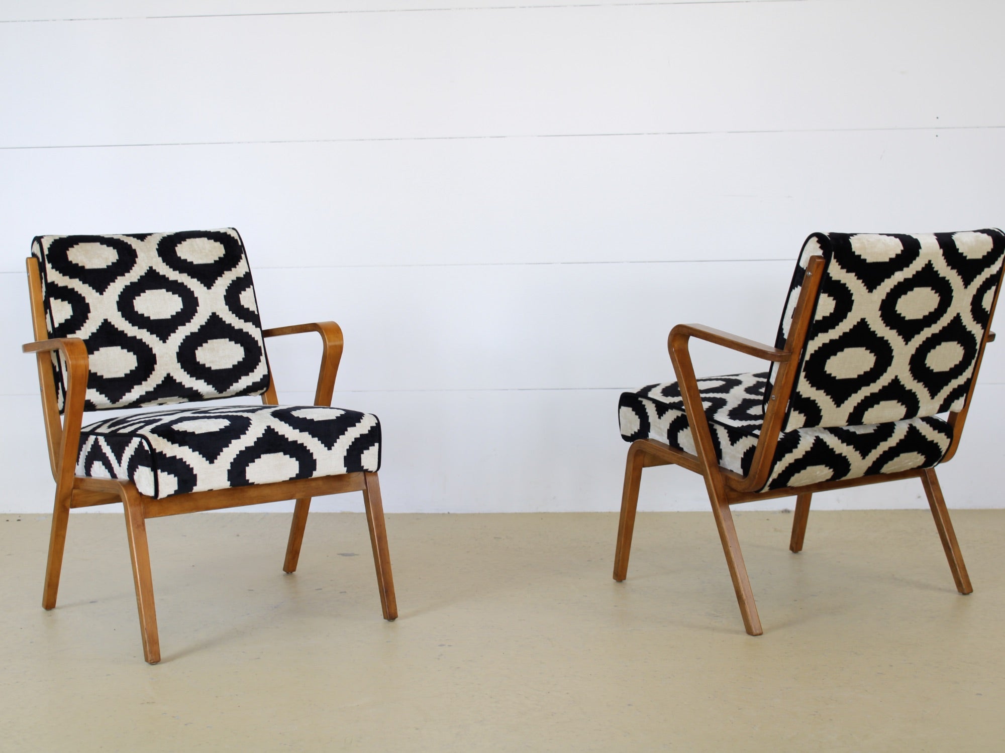Mid Century Sessel von Selman Selmangic, neu gepolstert!