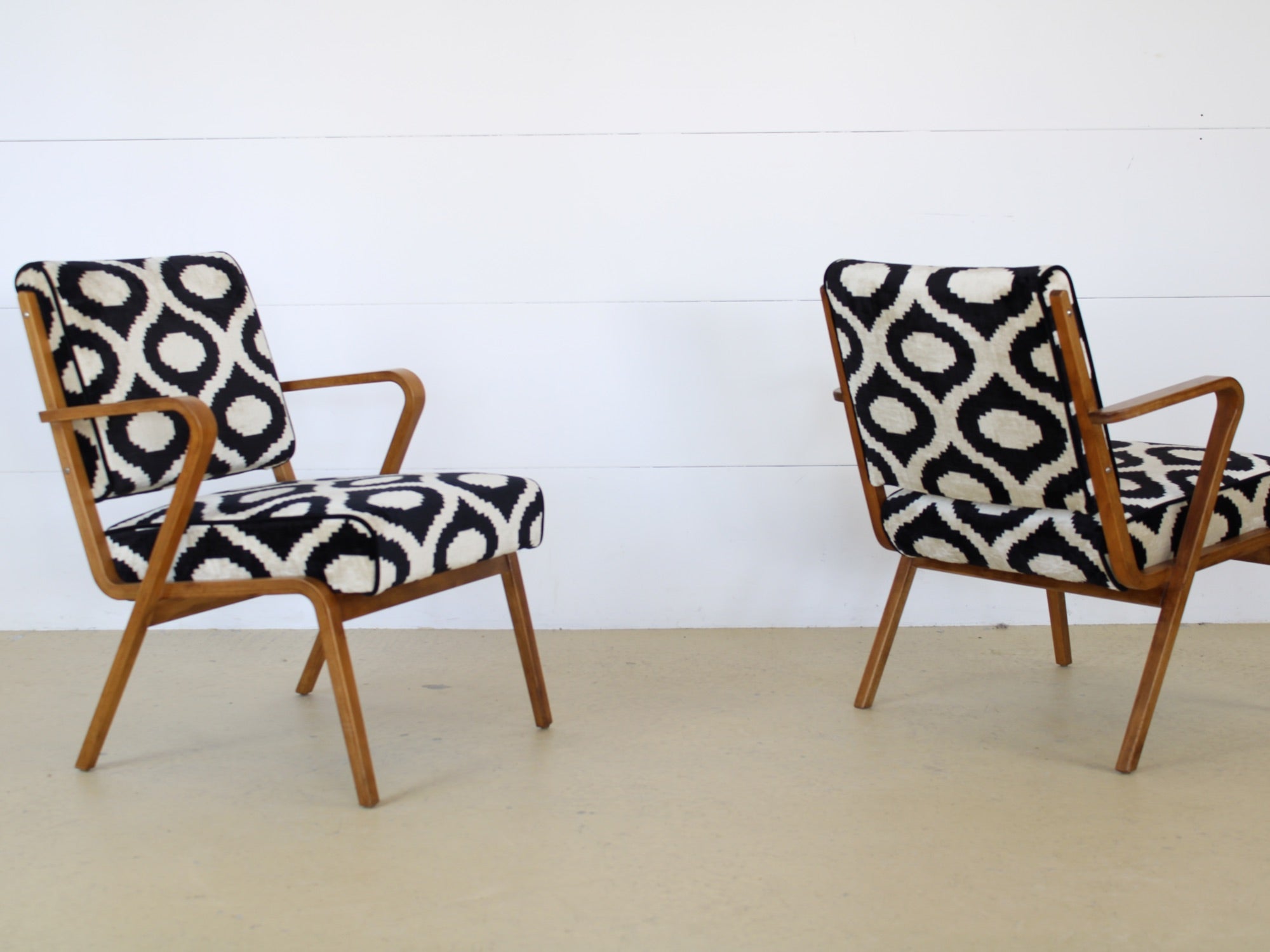 Mid Century Sessel von Selman Selmangic, neu gepolstert!