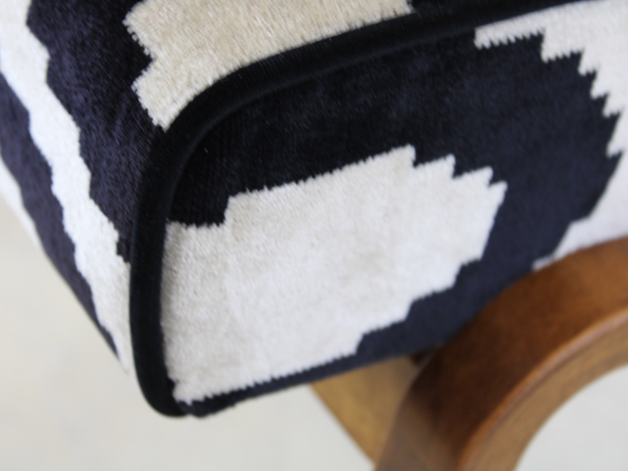 Mid Century Sessel von Selman Selmangic, neu gepolstert!