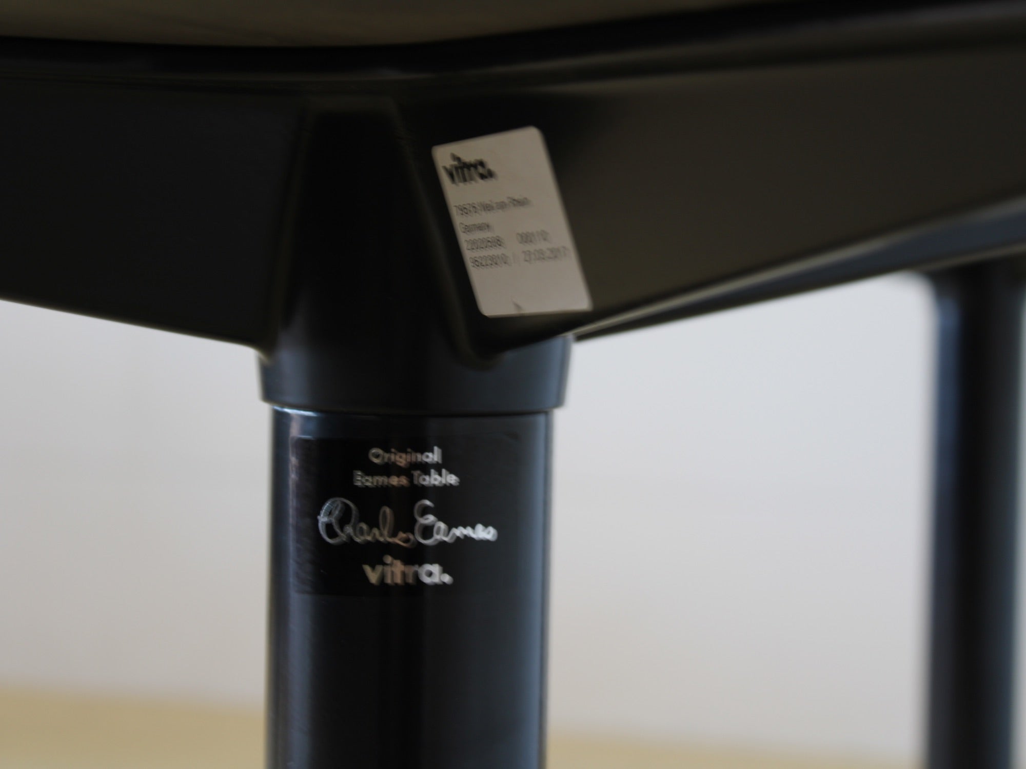 Schäner Vitra Tisch von Charles & Ray Eames