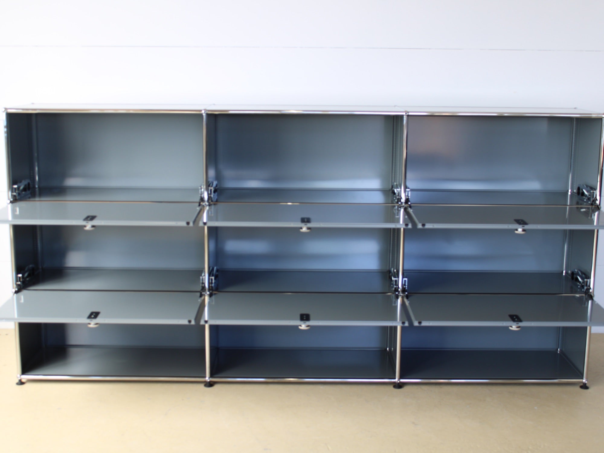 USM Haller Sideboard in Mittelgrau