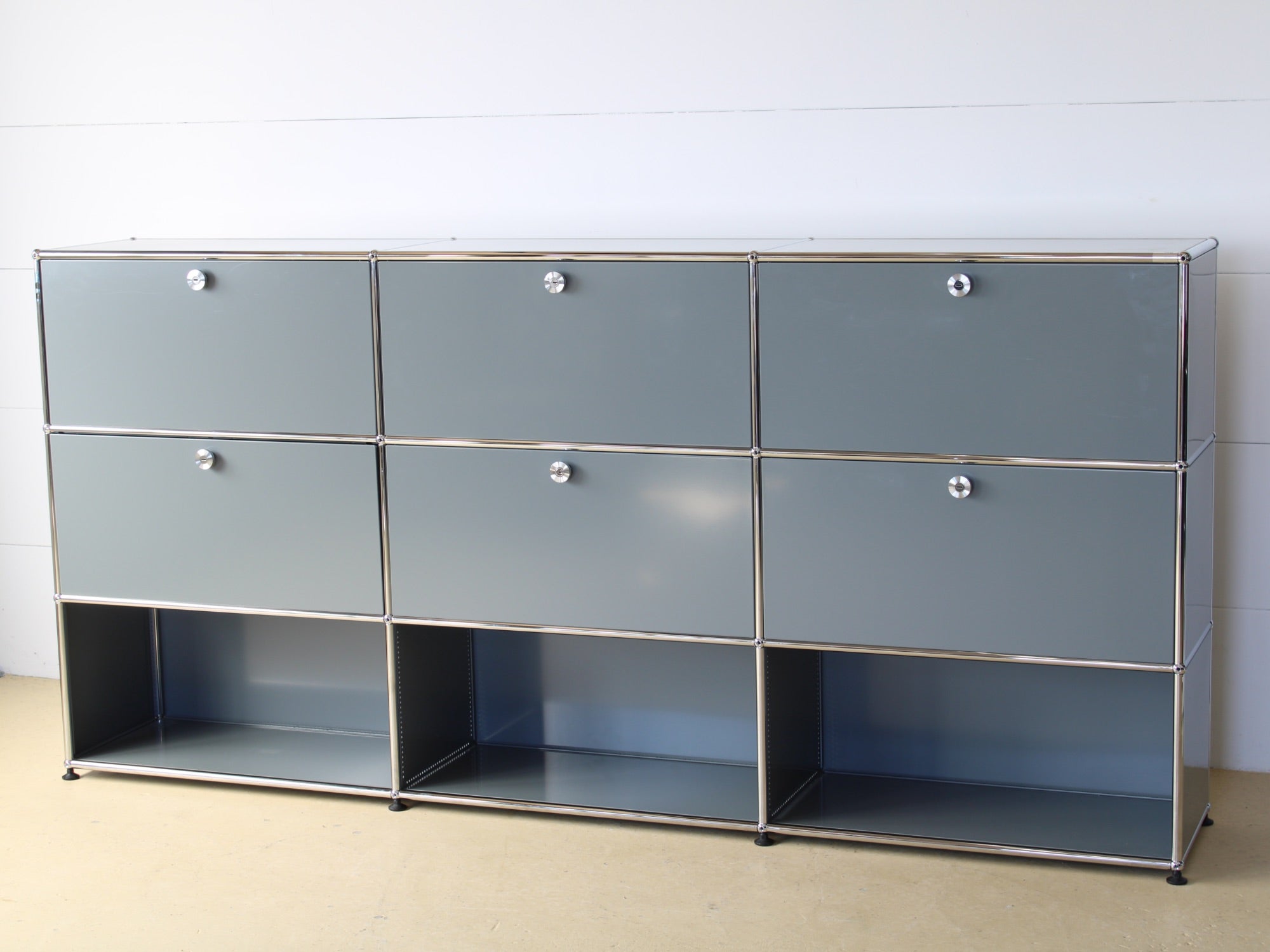 USM Haller Sideboard in Mittelgrau