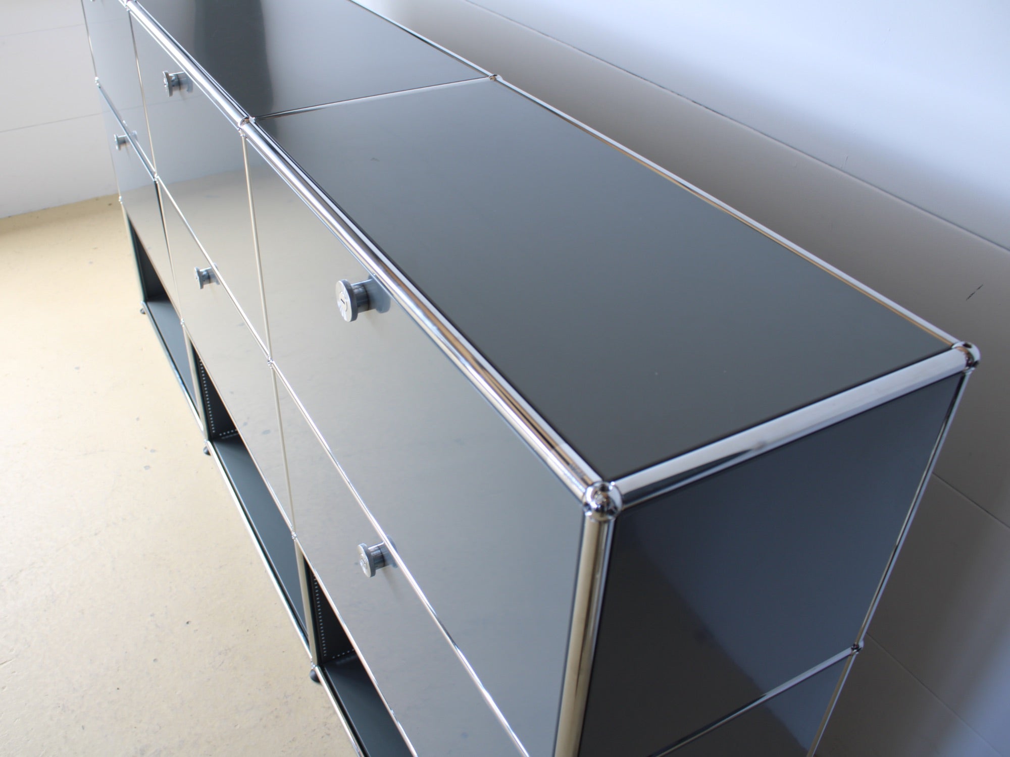 USM Haller Sideboard in Mittelgrau