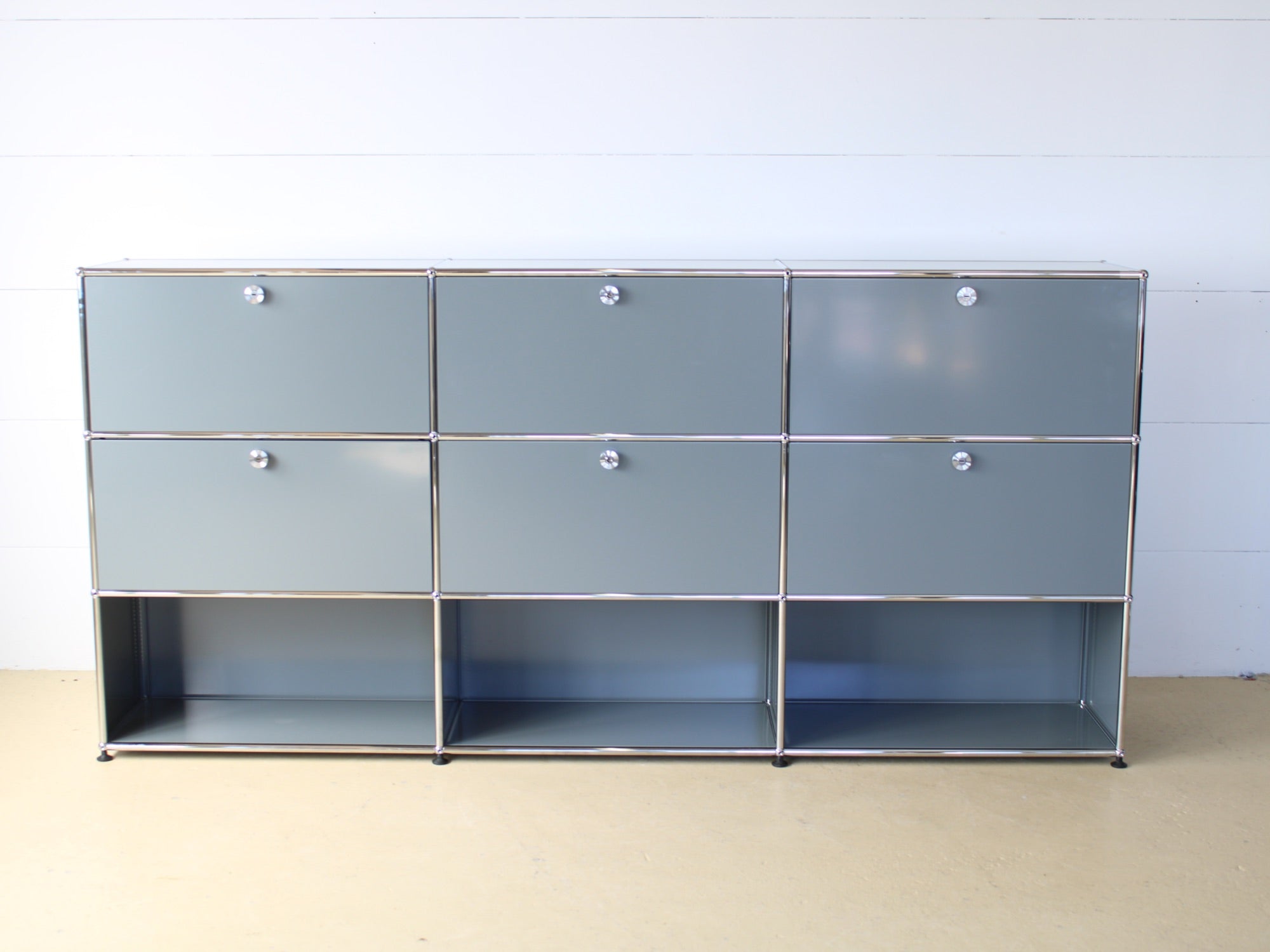 USM Haller Sideboard in Mittelgrau