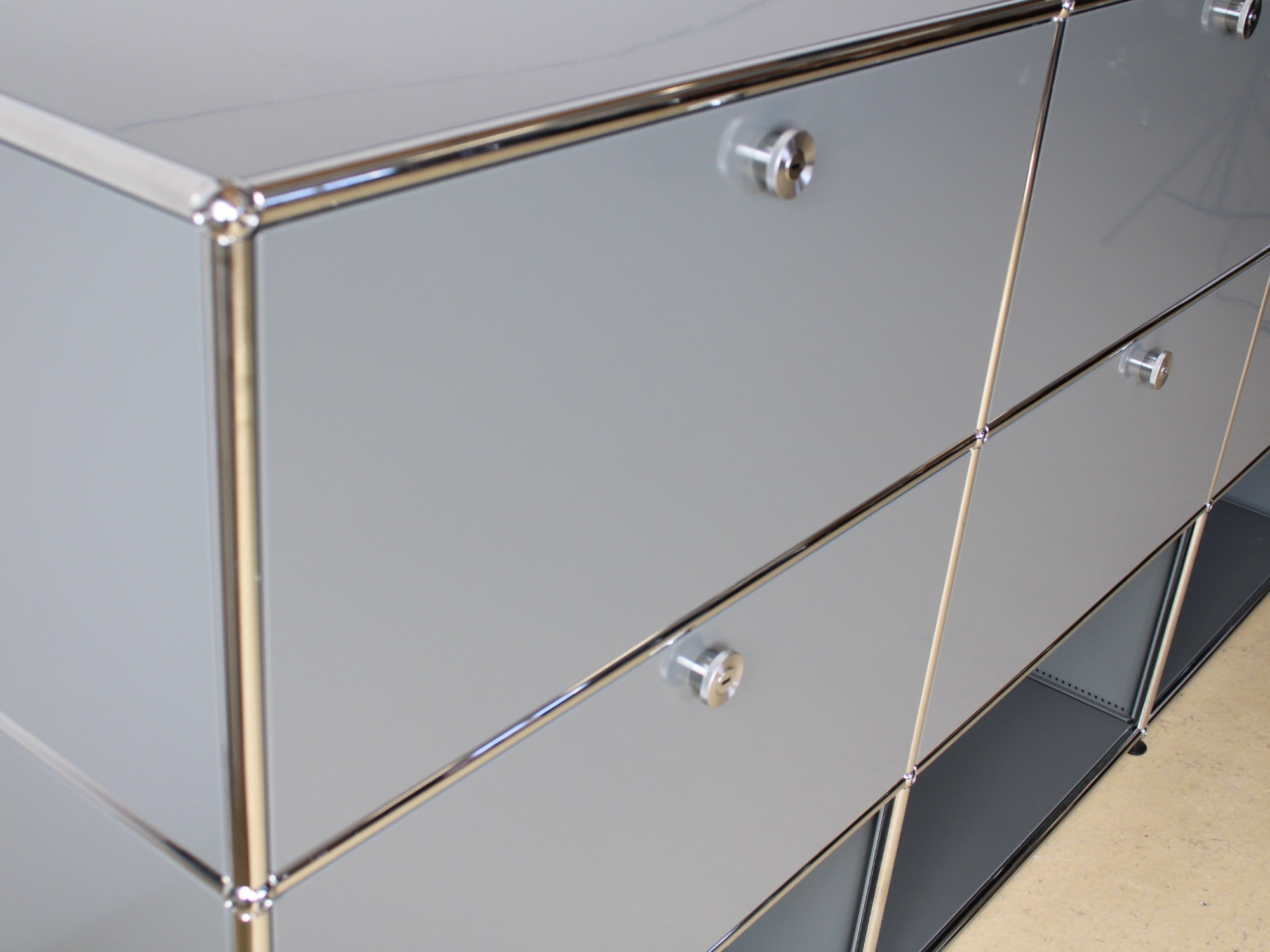 USM Haller Sideboard in Mittelgrau