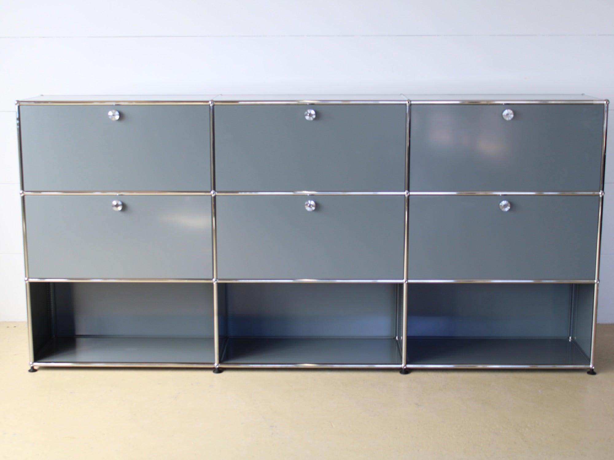 USM Haller Sideboard in Mittelgrau
