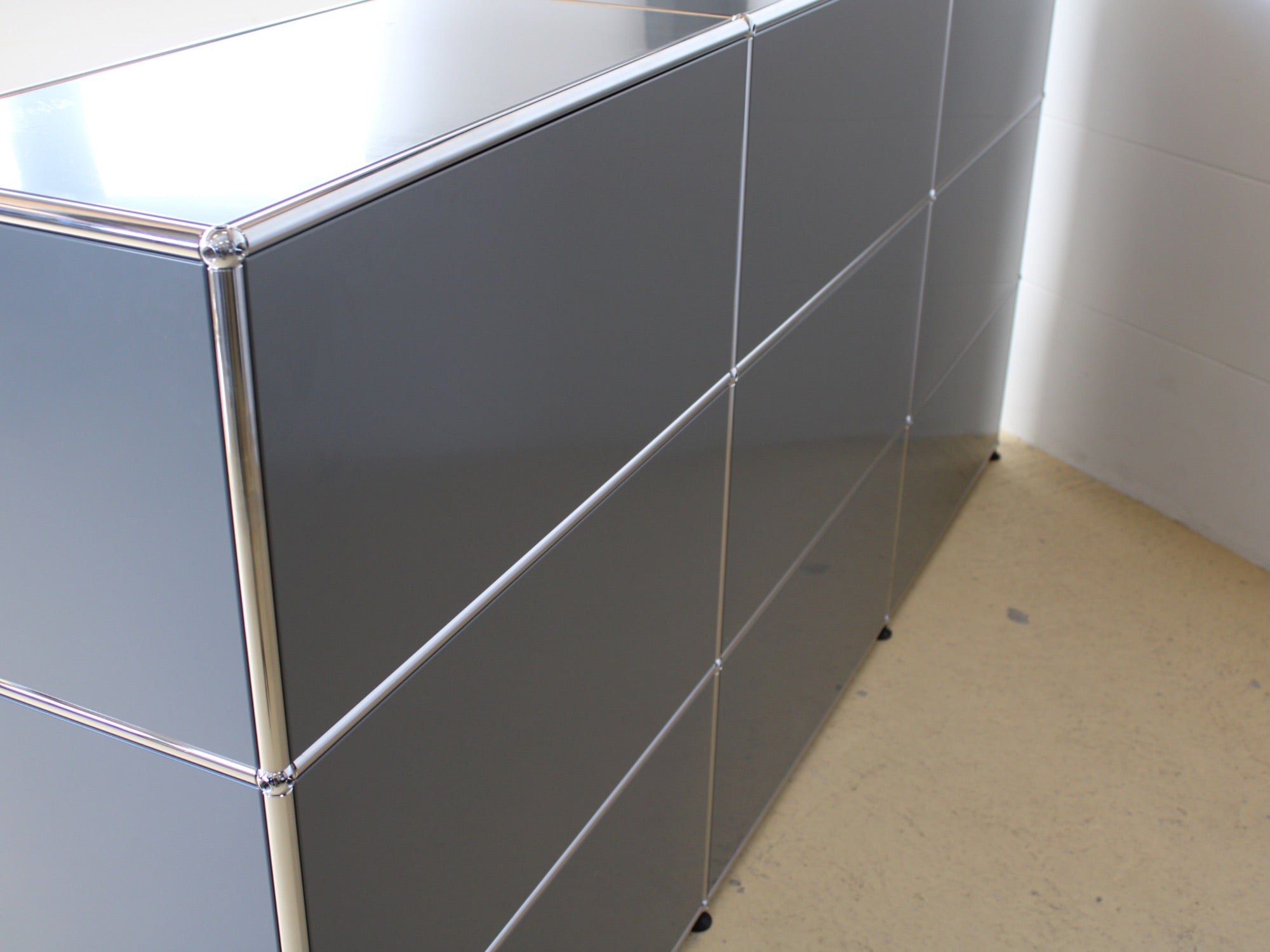 USM Haller Sideboard in Mittelgrau