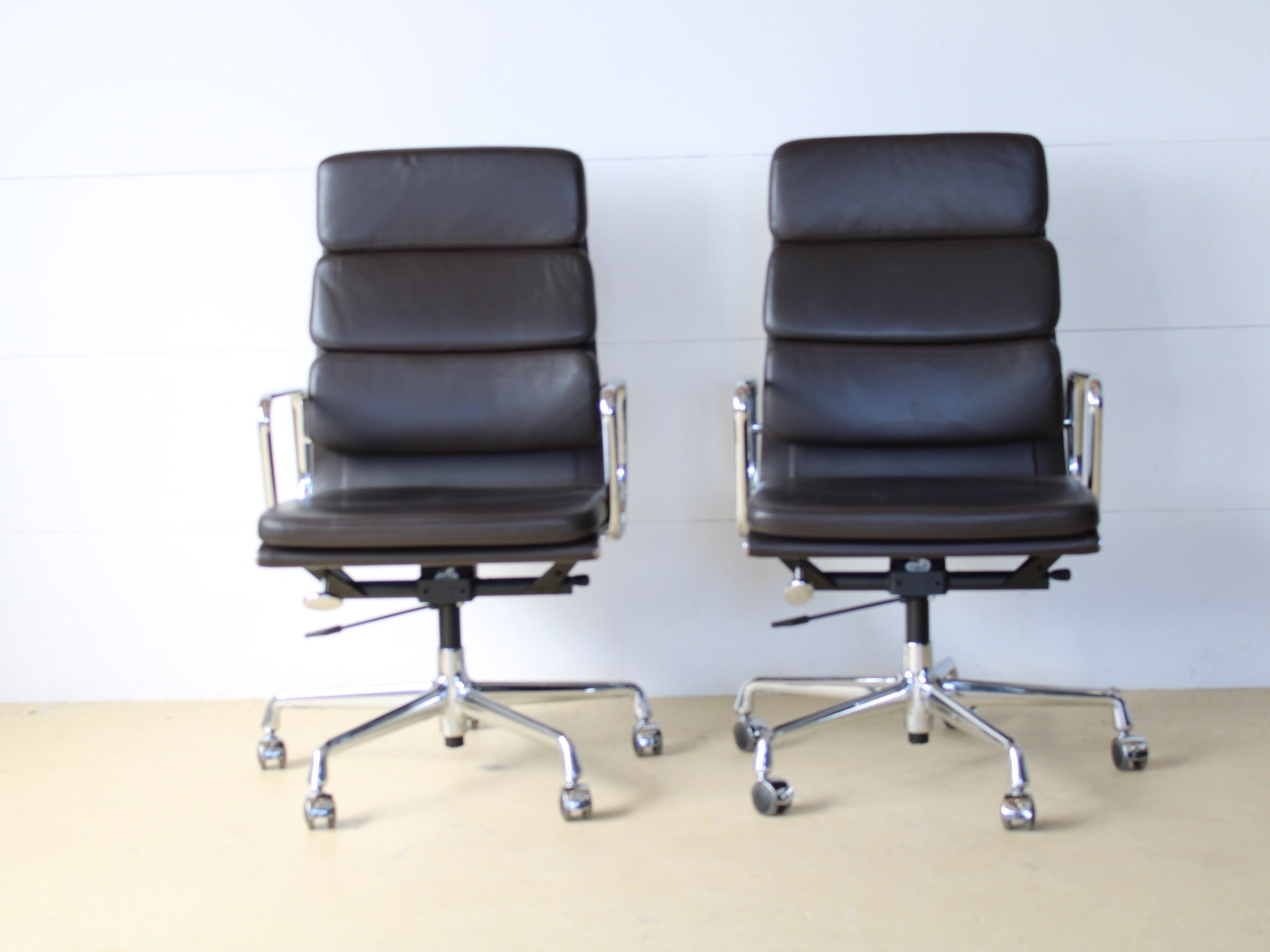 Vitra Eames Soft Pad Stuhl, EA 219