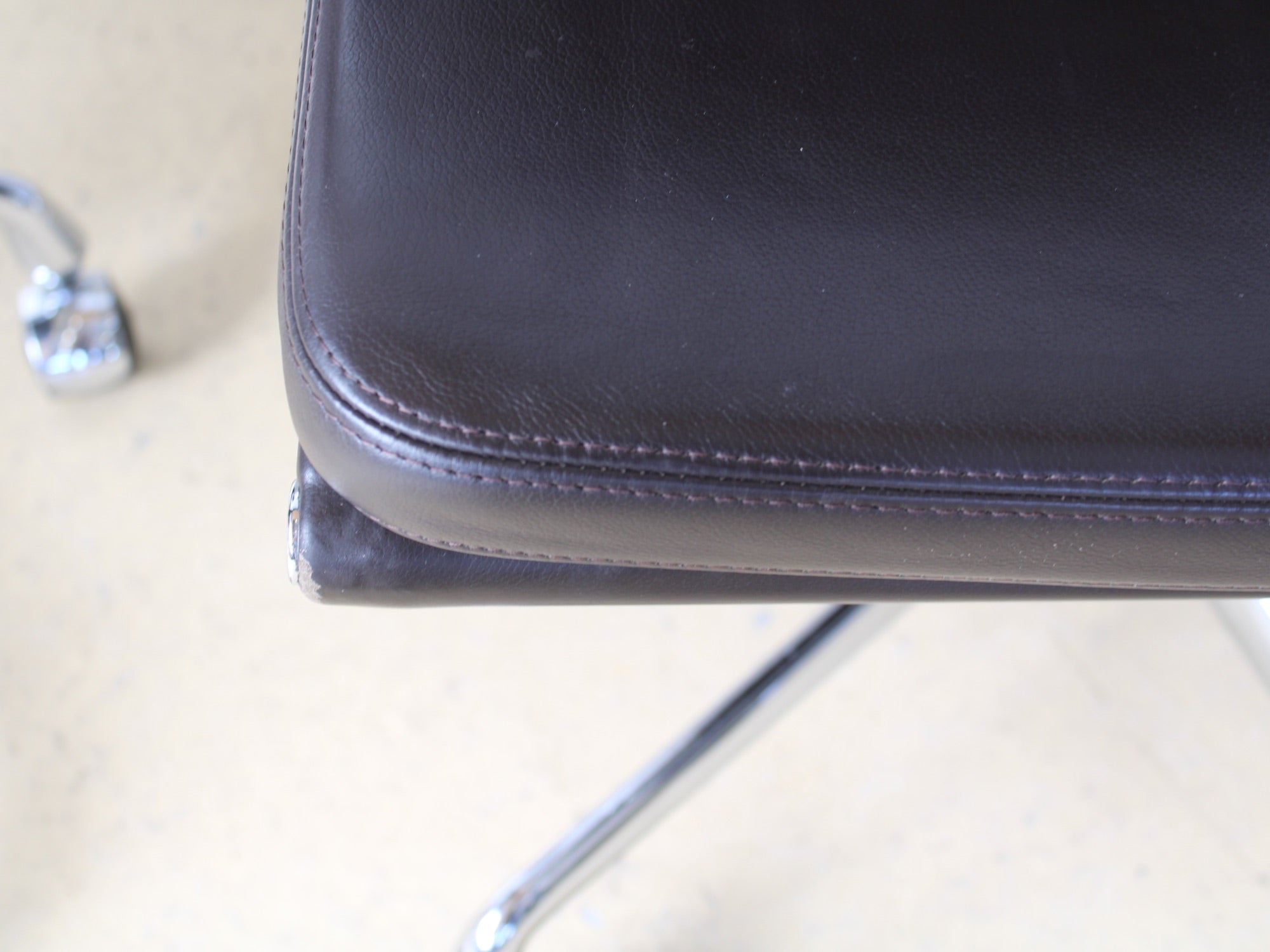 Vitra Eames Soft Pad Stuhl, EA 219